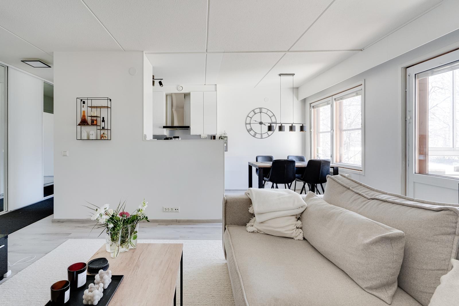Laulurastaantie 10, Tapaninvainio, Helsinki