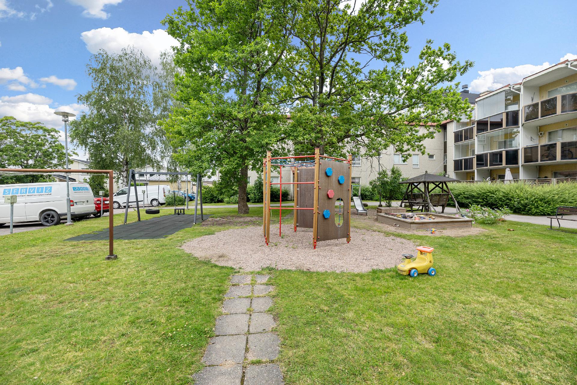 Unikkotie 22, Tikkurila, Vantaa