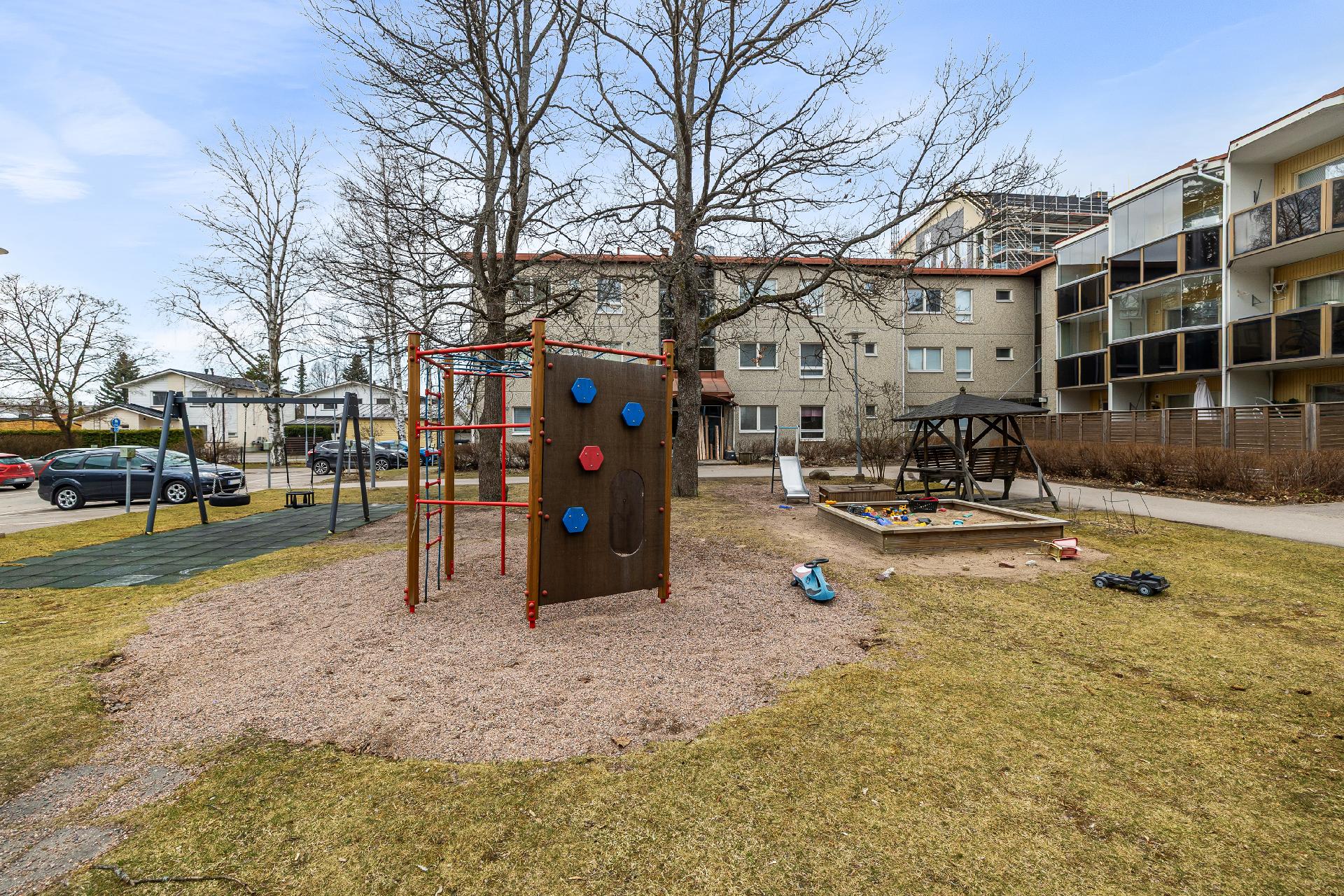 Unikkotie 22, Tikkurila, Vantaa