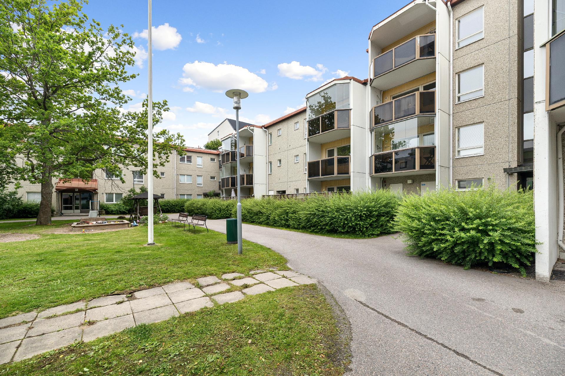 Unikkotie 22, Tikkurila, Vantaa