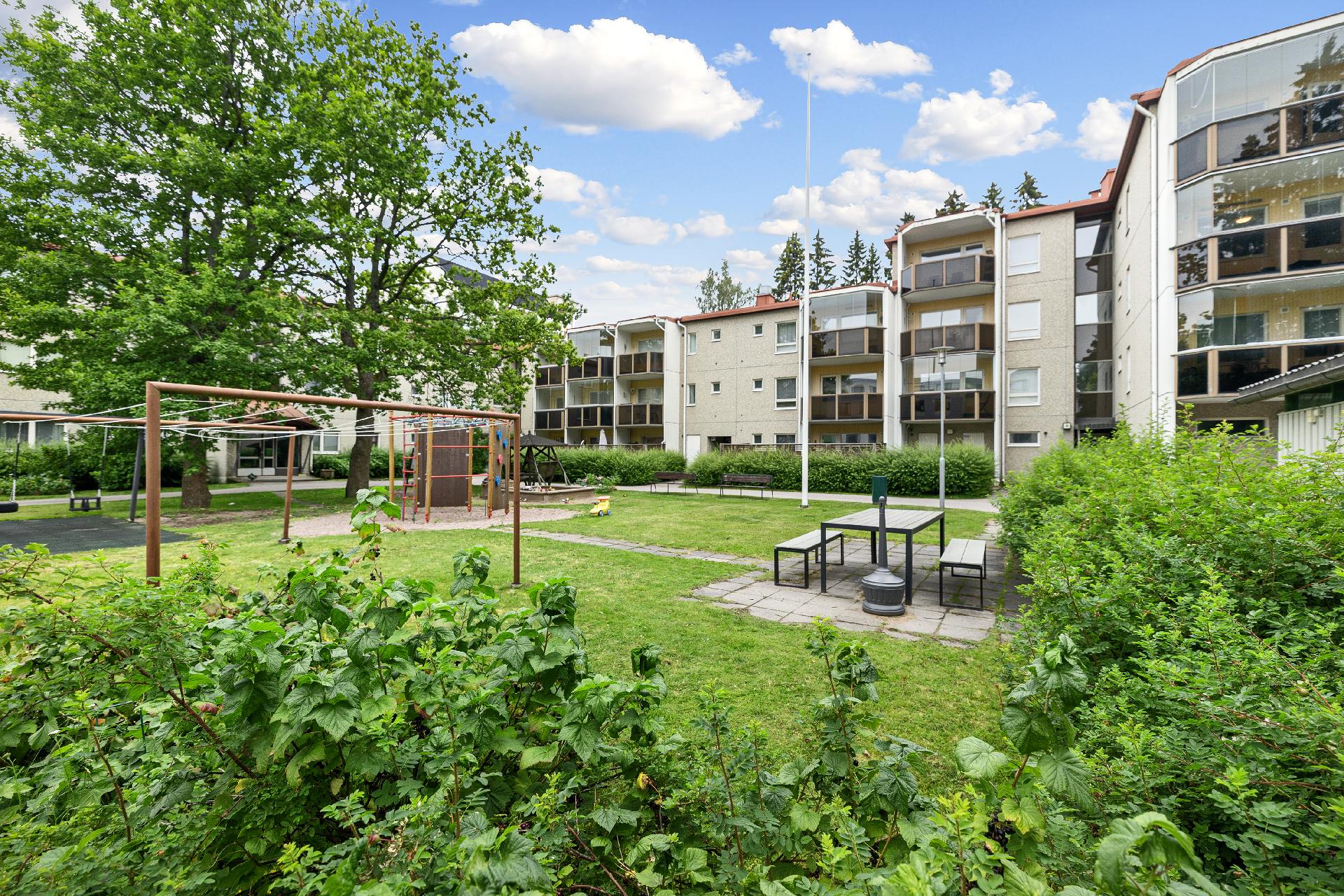 Unikkotie 22, Tikkurila, Vantaa