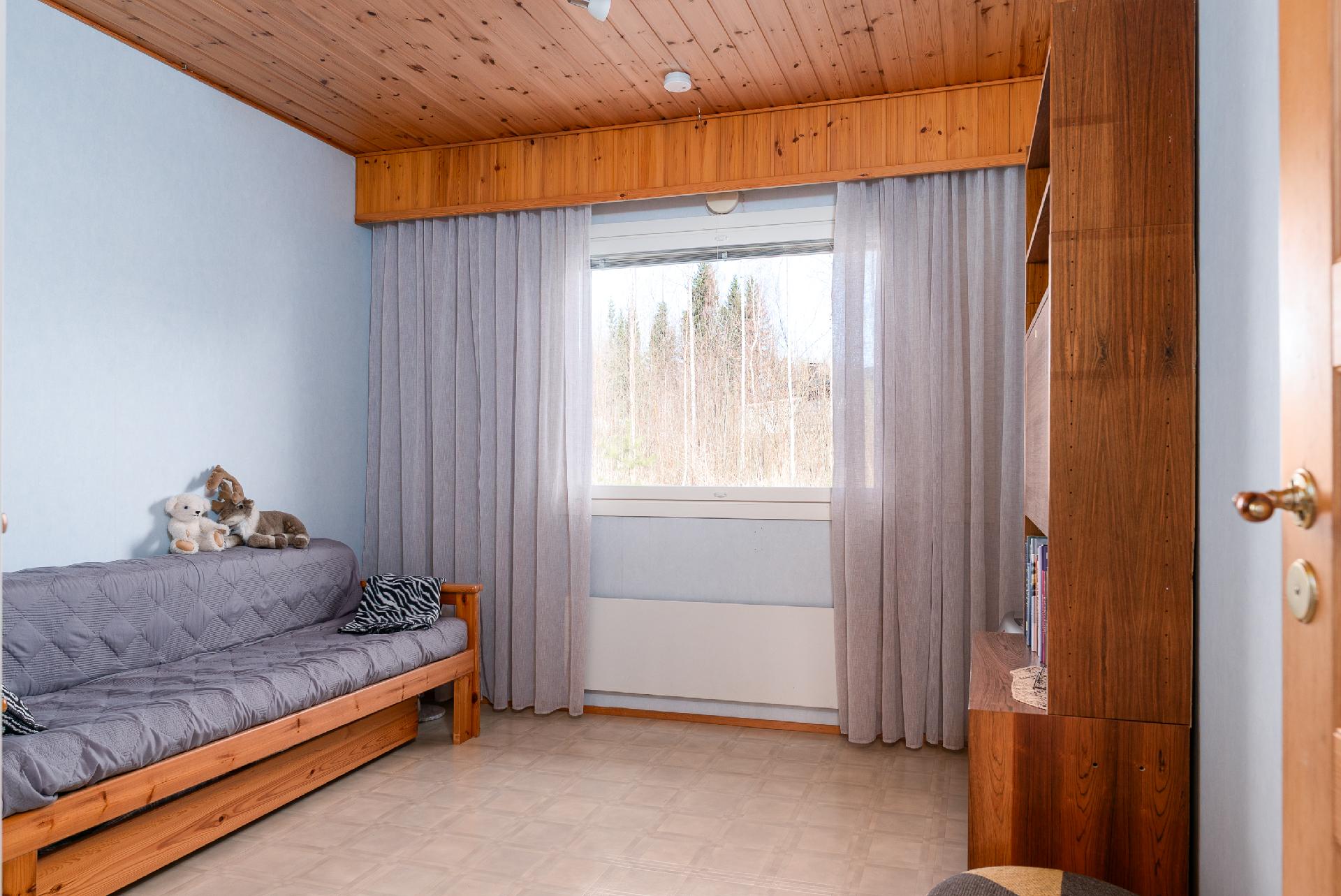 Joutsenkuja 1, Viitasaari