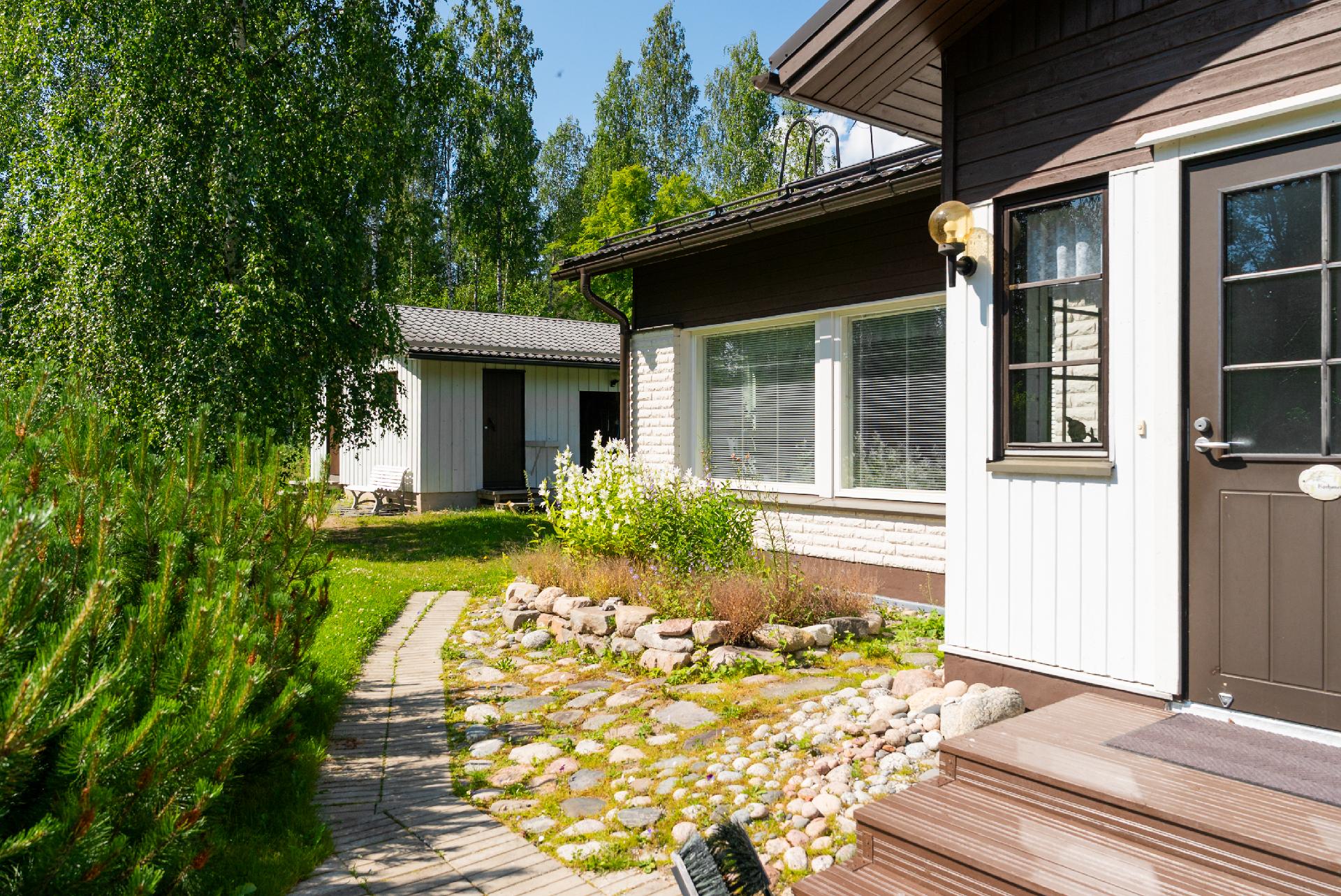 Joutsenkuja 1, Viitasaari