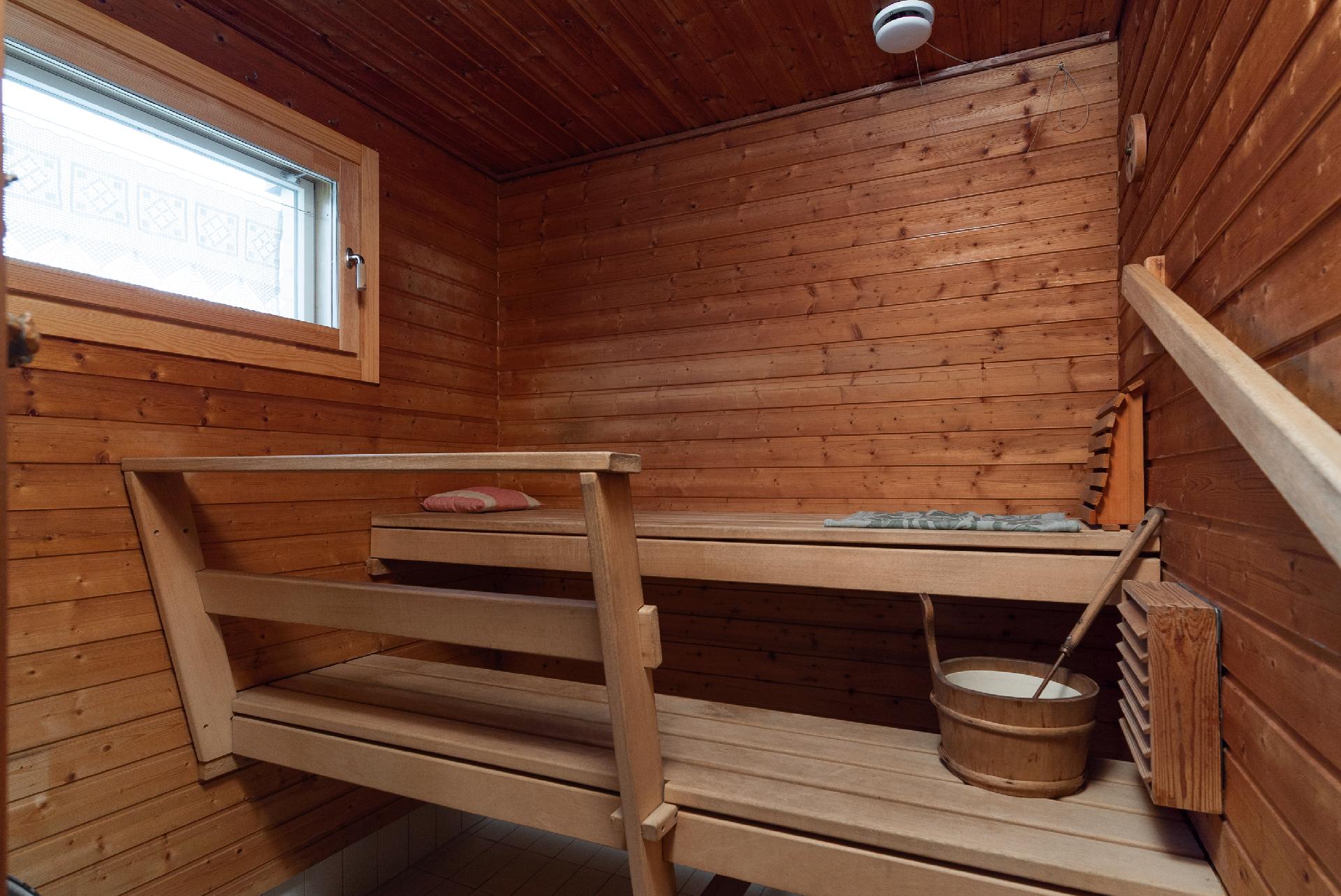 Joutsenkuja 1, Viitasaari