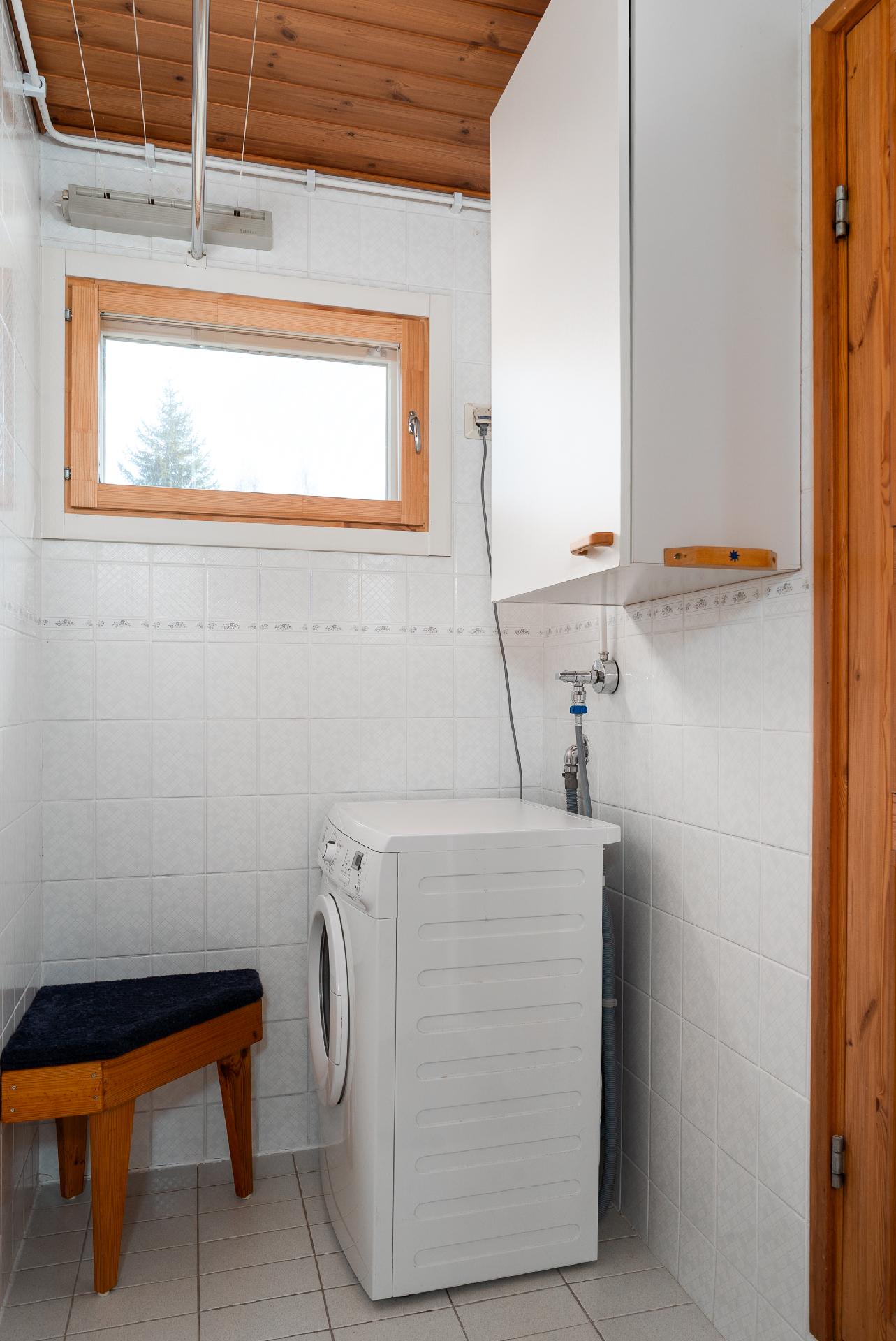 Joutsenkuja 1, Viitasaari