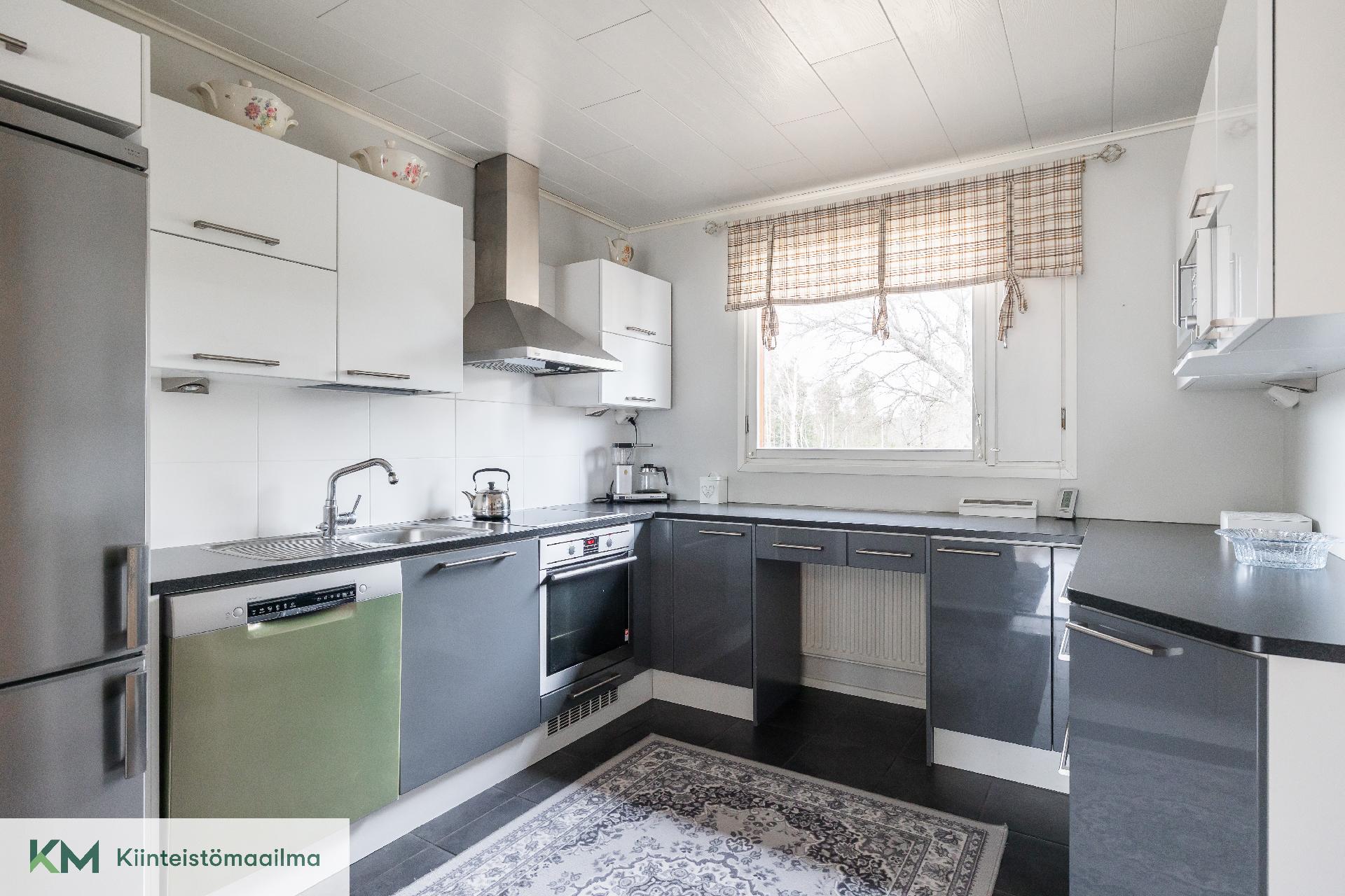 Keittiö on remontoitu 2012