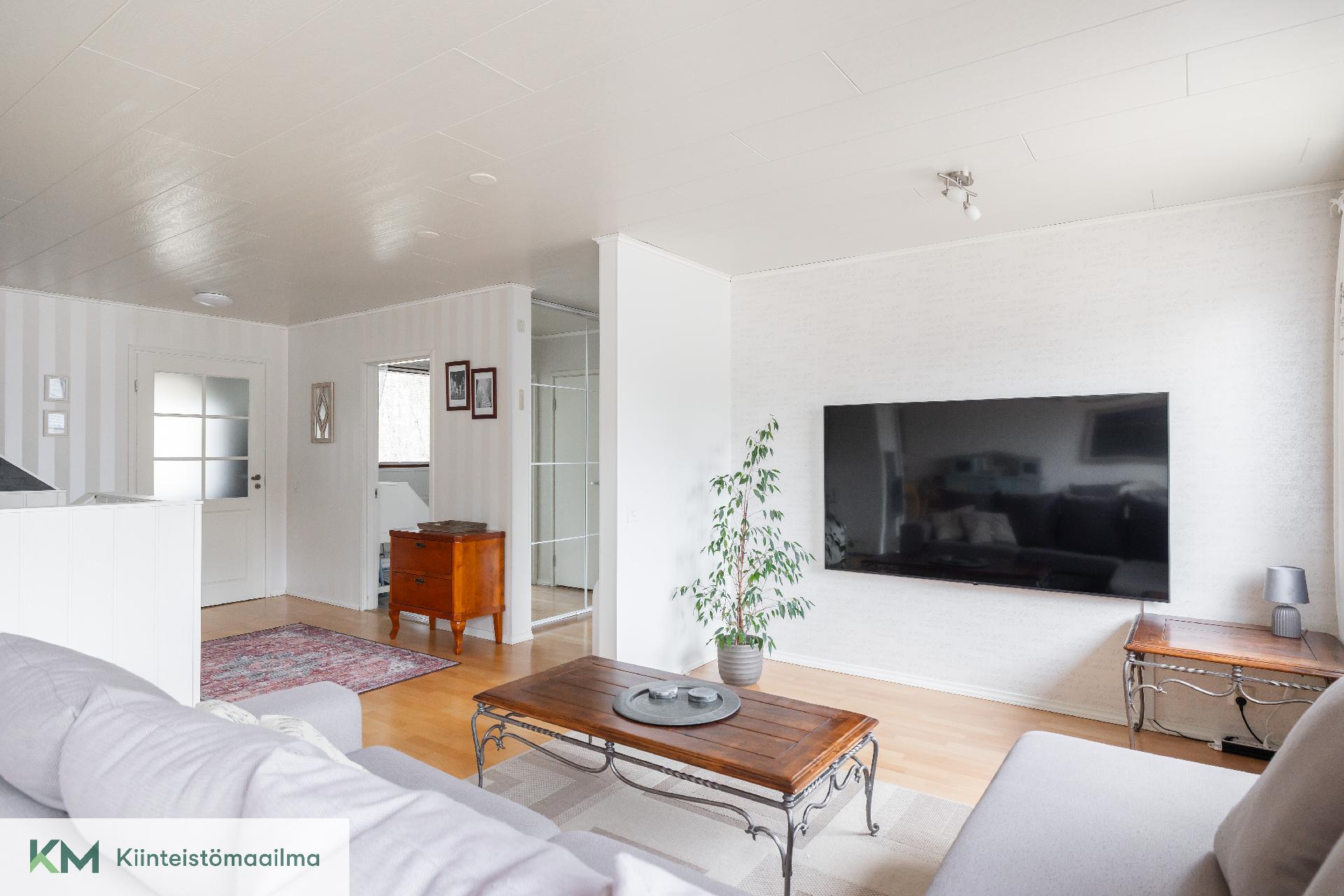 Yleisilme tässä kodissa on vaalea ja valoisa