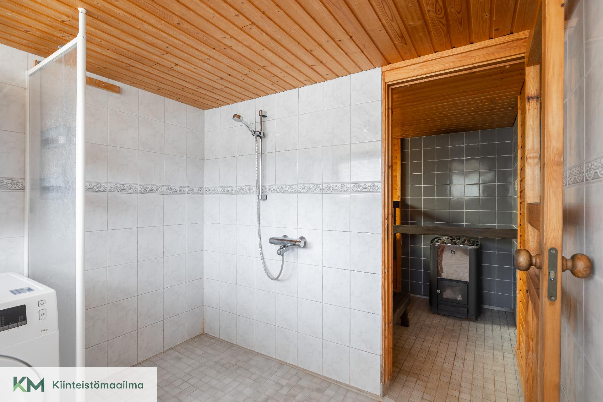 Pesuhuone on todella tilava