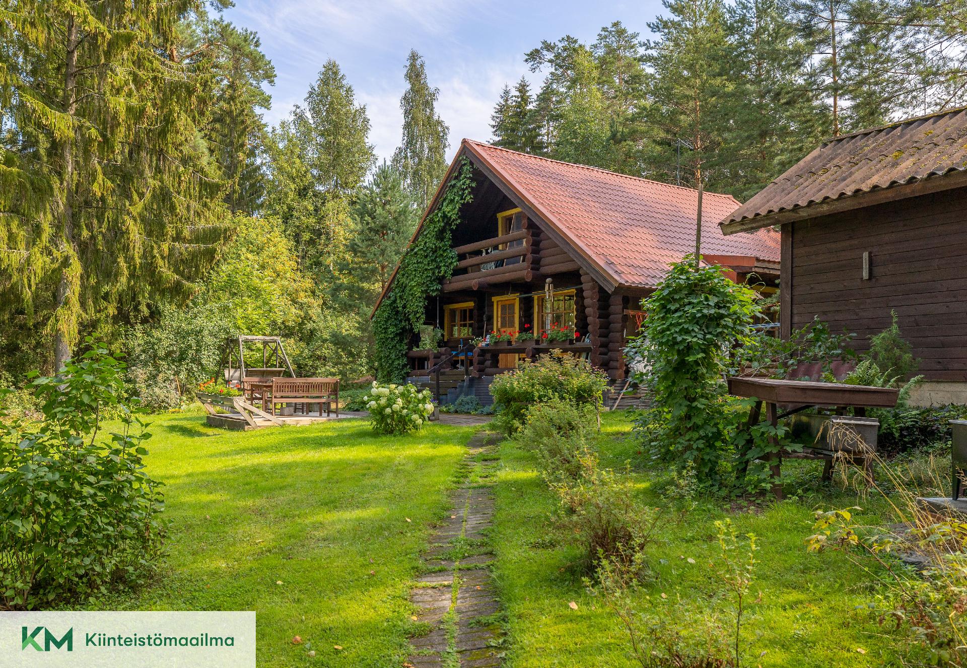 vehreä rinnetontti
