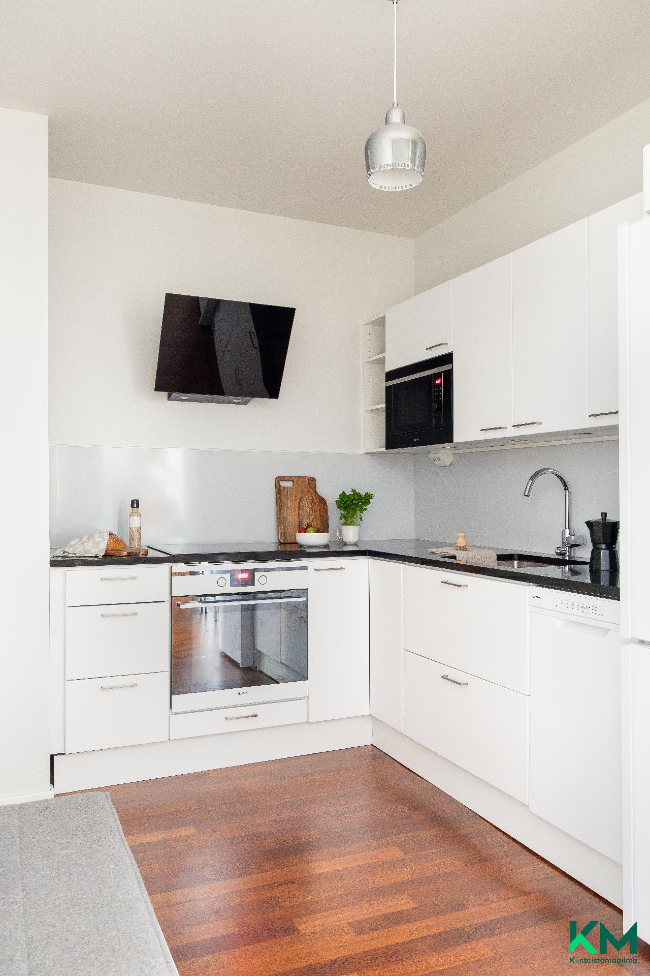 Pietarinkatu 1, Ullanlinna, Helsinki