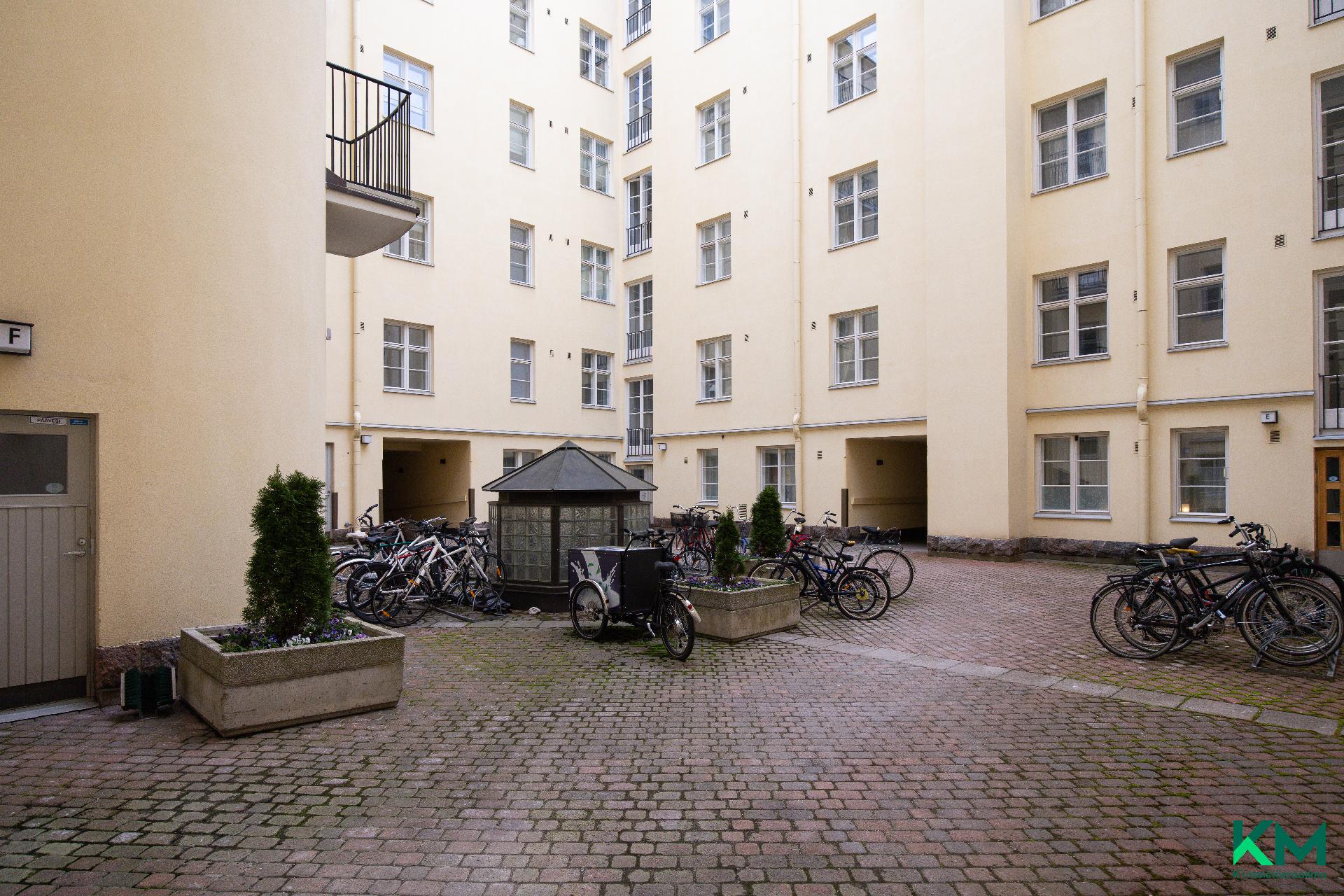 Pietarinkatu 1, Ullanlinna, Helsinki