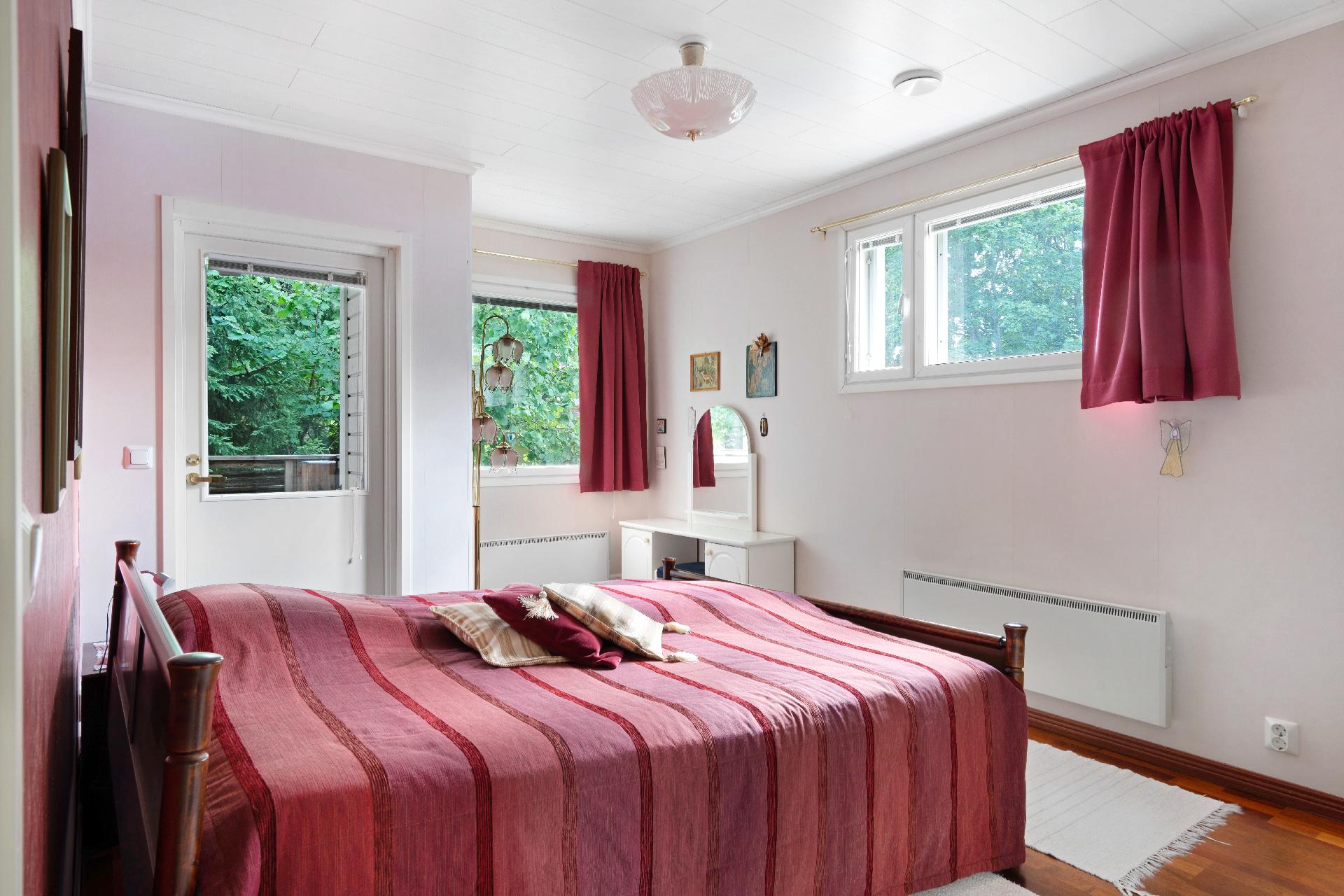 Yläkerran makuuhuone