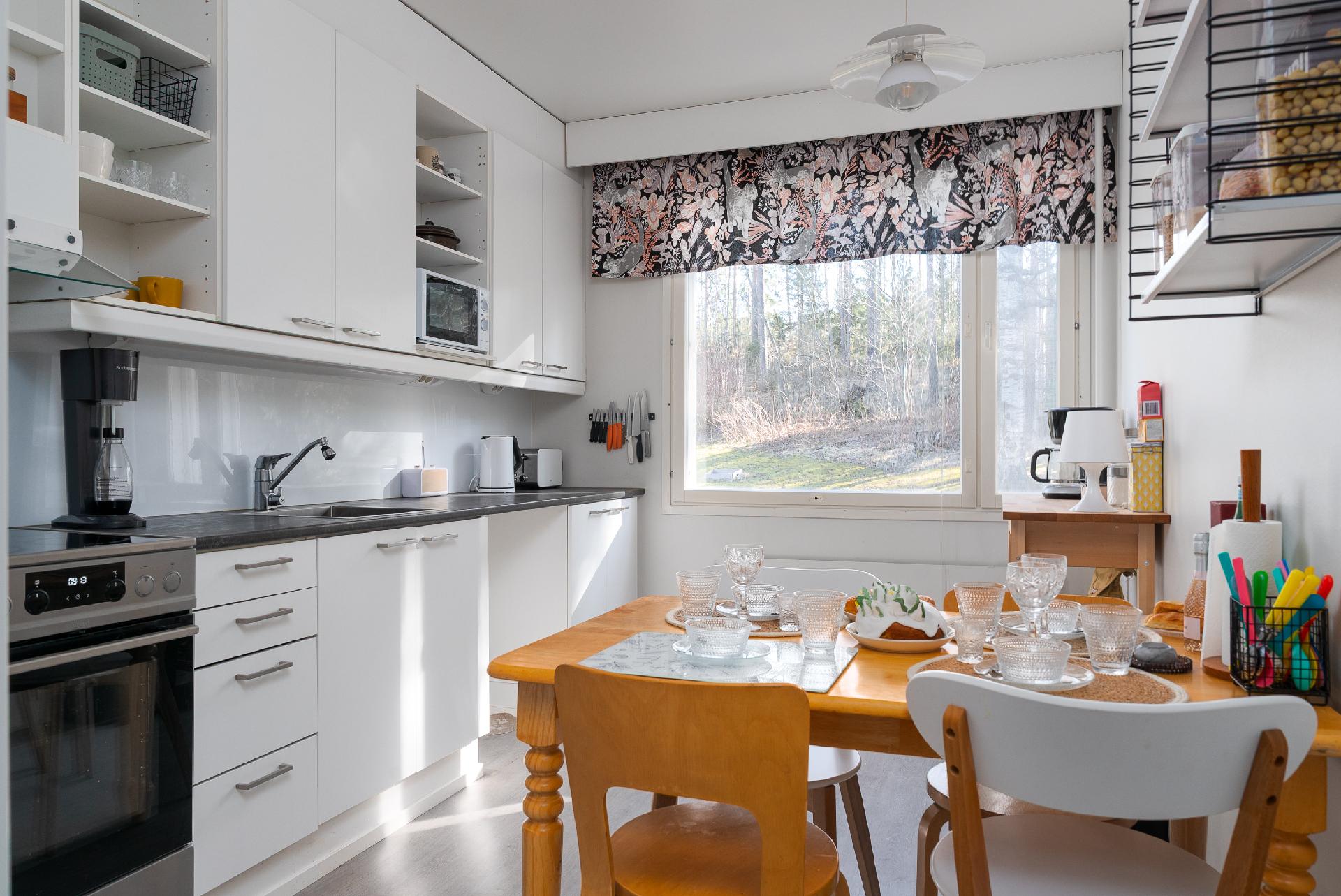 Kettiöstä näköala metsään