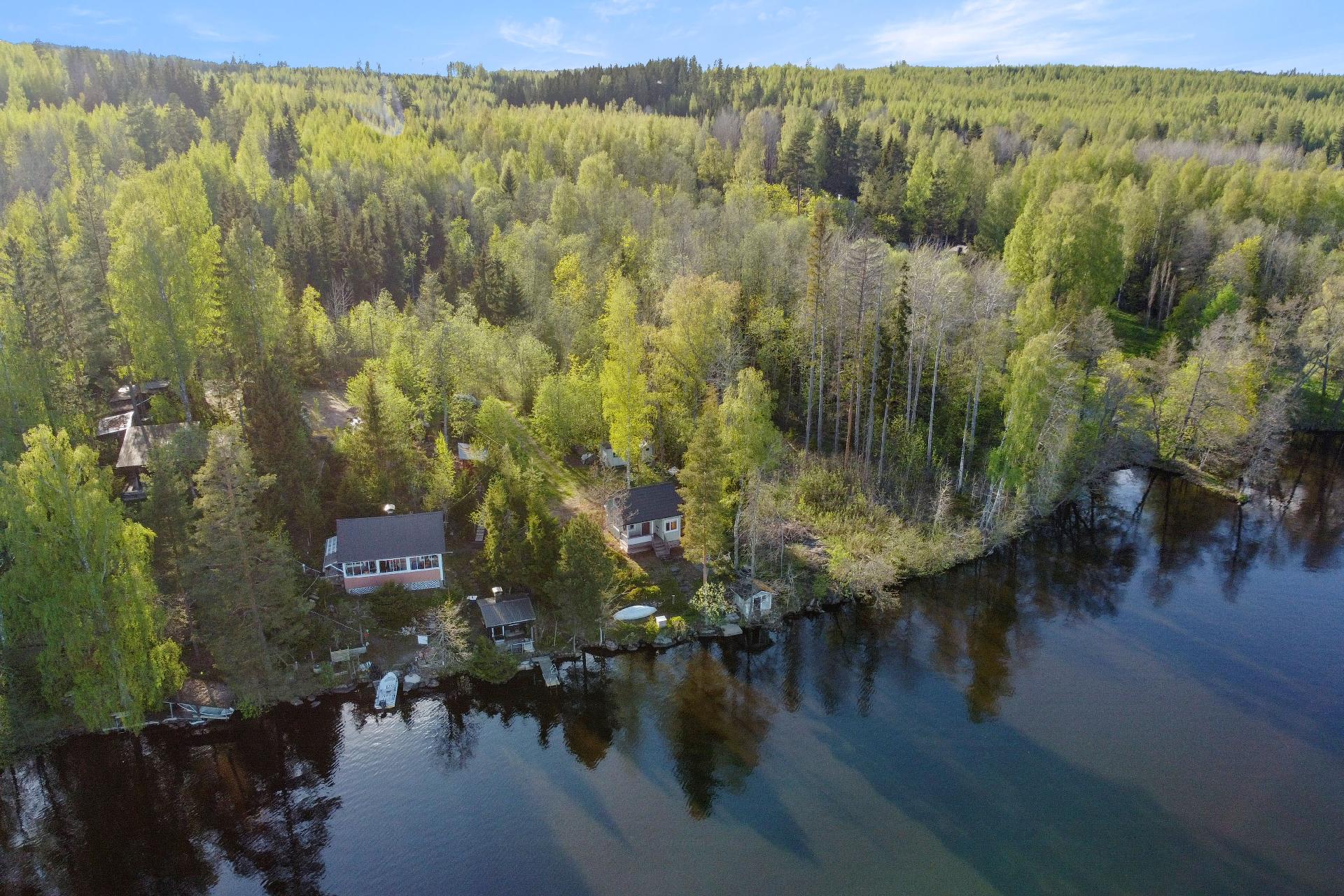 Lopen palveluihin on matkaa n. 8 kilometriä. Pääakaupunkiseudulta matkan taittaa Kesijärvelle noin tunnissa ja vartissa. Tervetuloa tutustumaan!