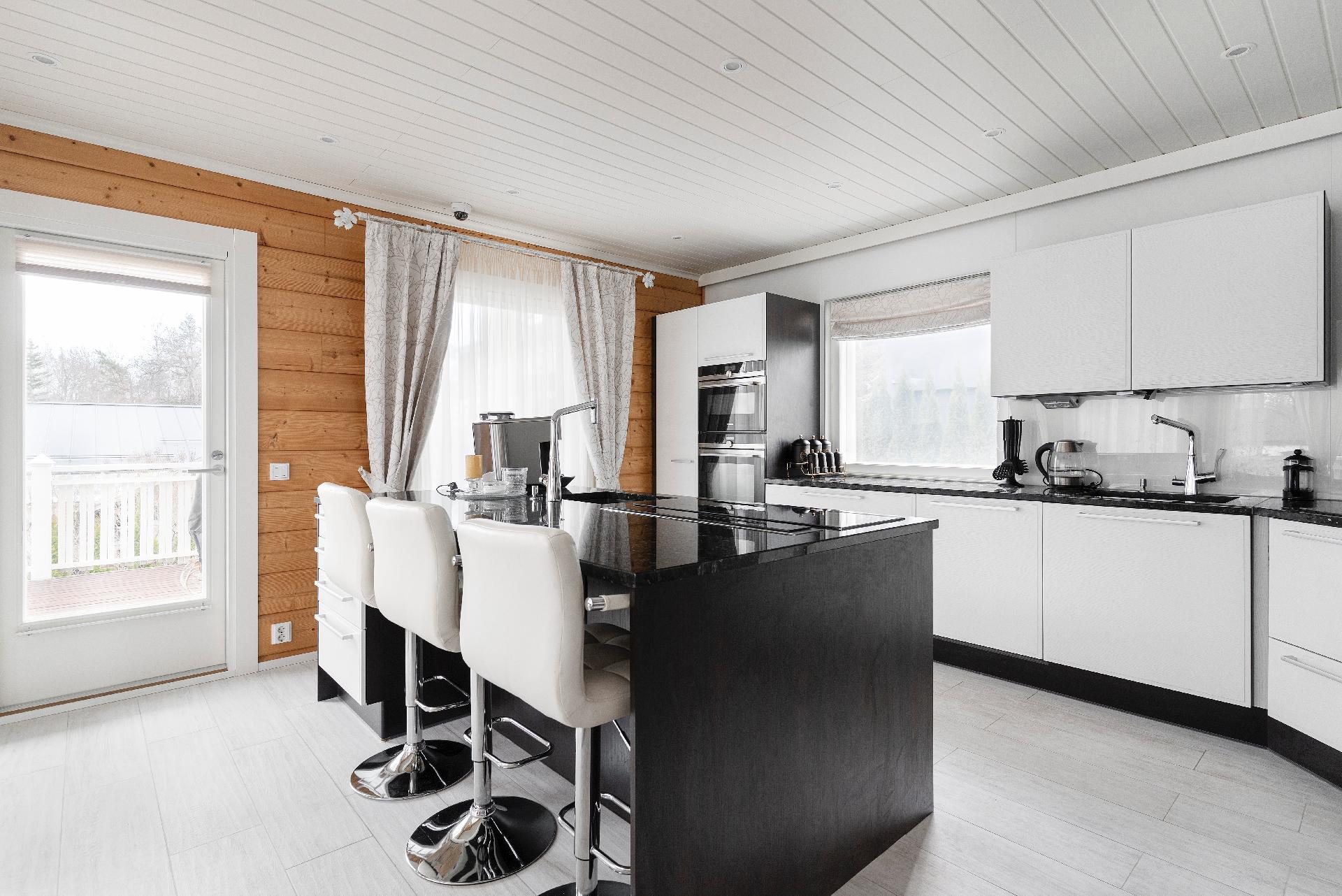 Rannikkolaivurintie 5 B, Jollas, Helsinki