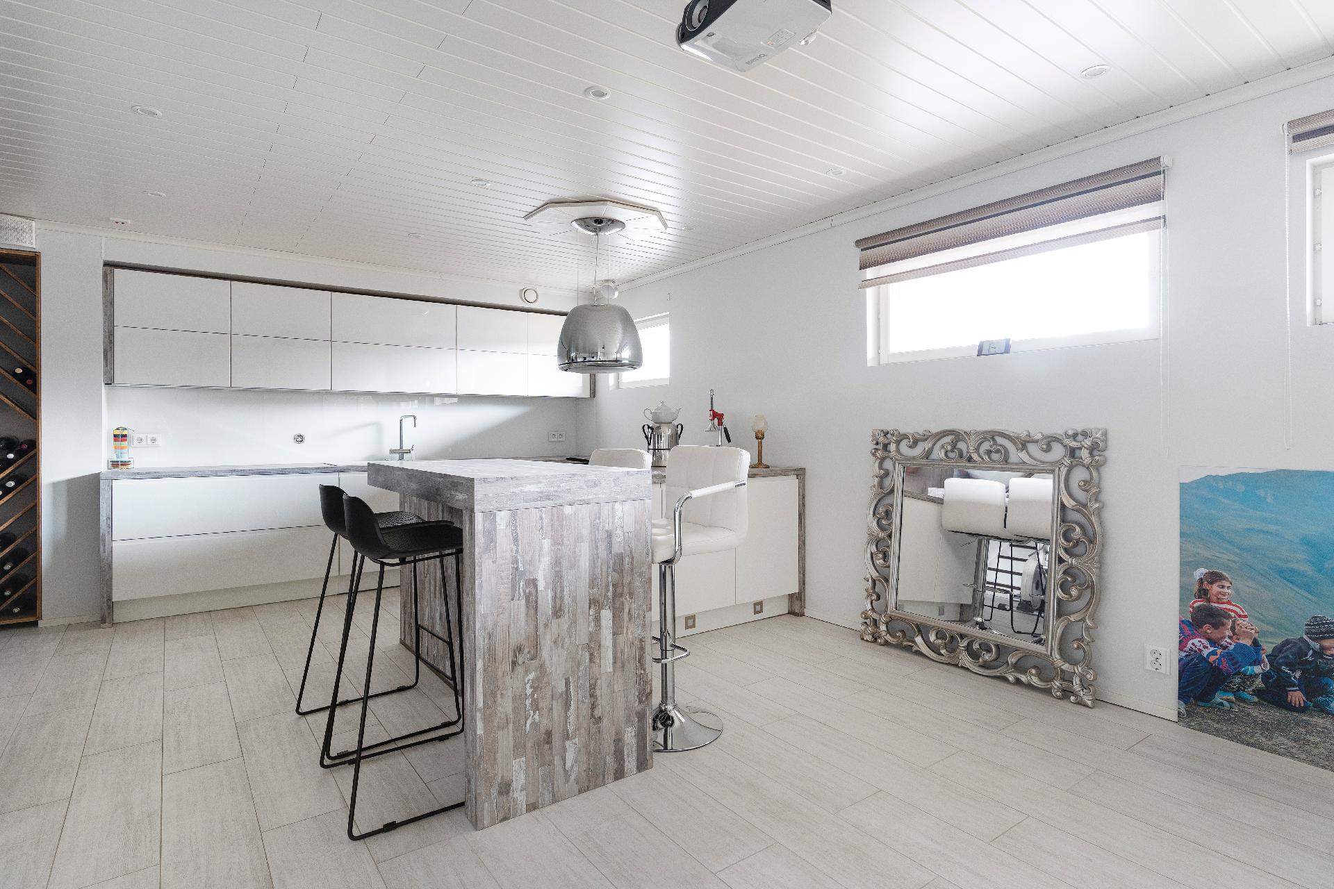 Rannikkolaivurintie 5 B, Jollas, Helsinki