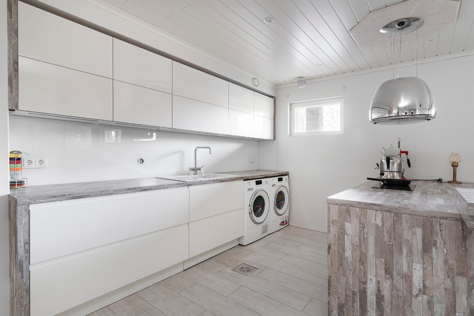 Rannikkolaivurintie 5 B, Jollas, Helsinki