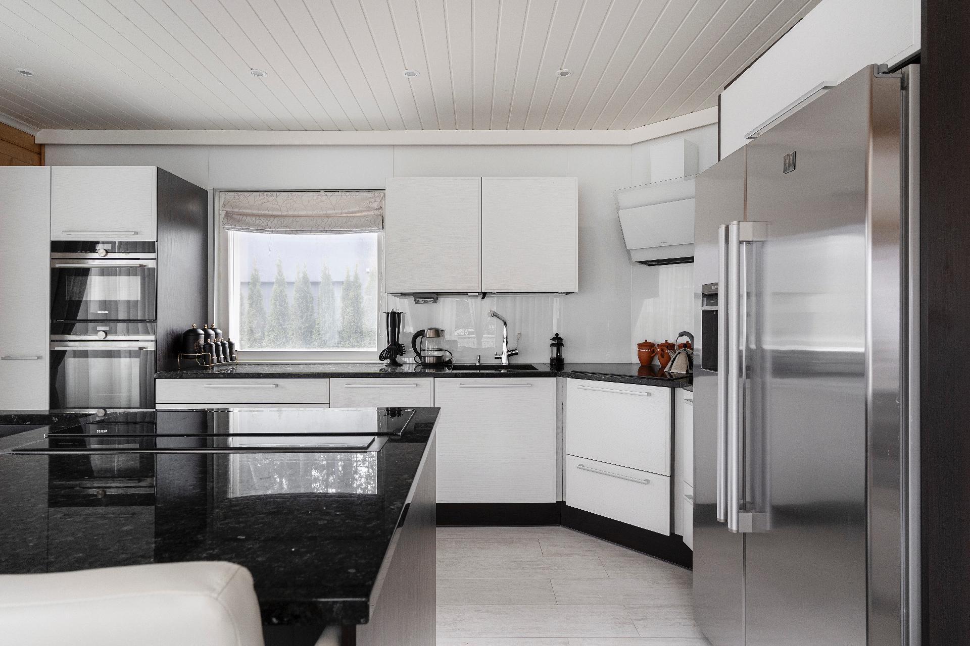 Rannikkolaivurintie 5 B, Jollas, Helsinki