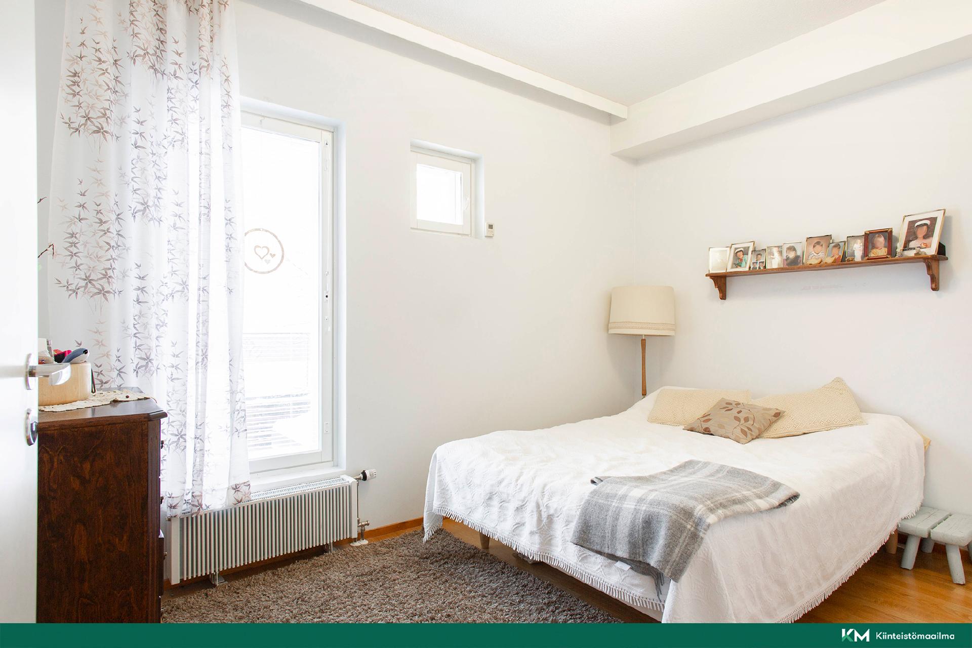 ensimmäinen suurempi makuuhuone