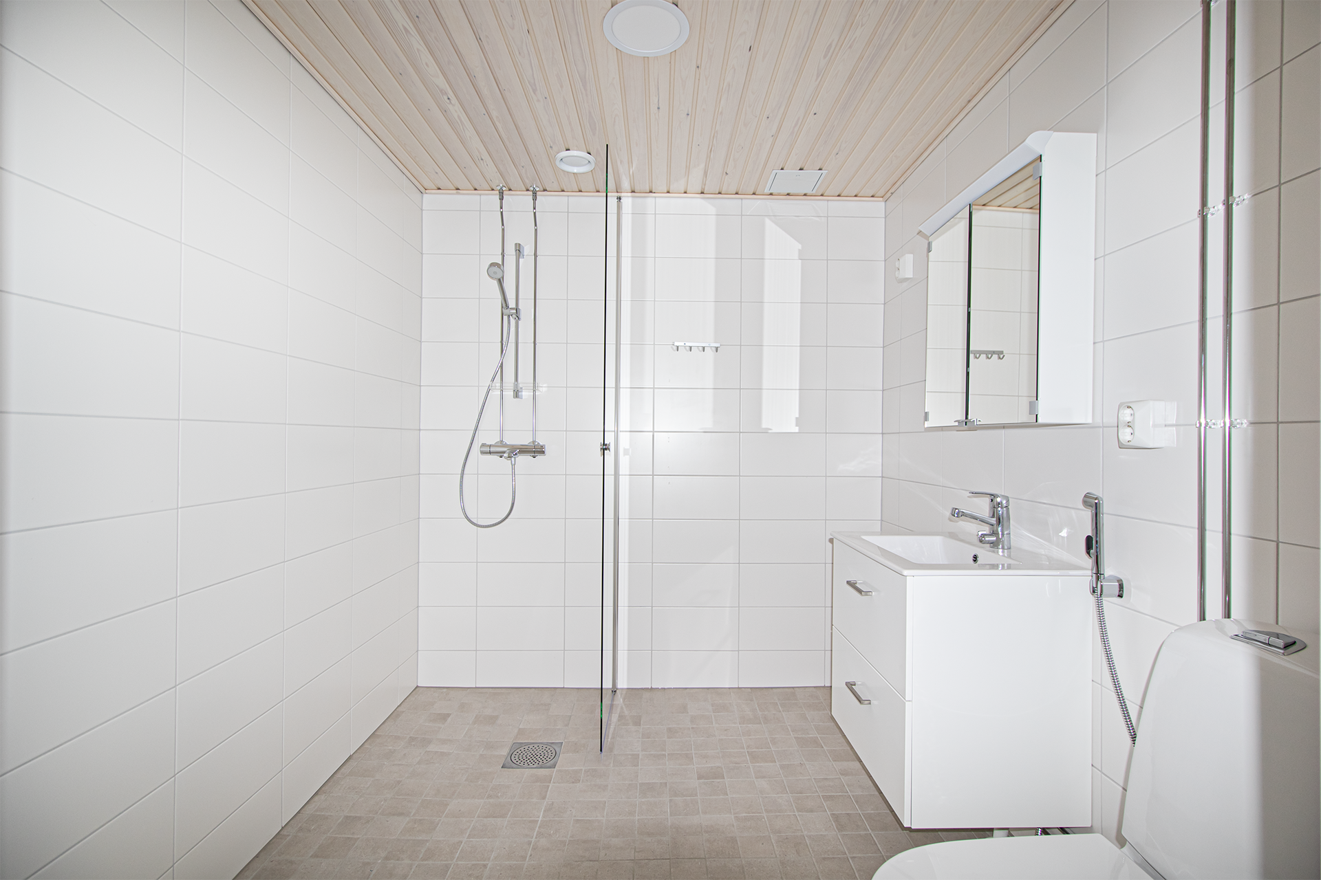 remontoitu kylpyhuone