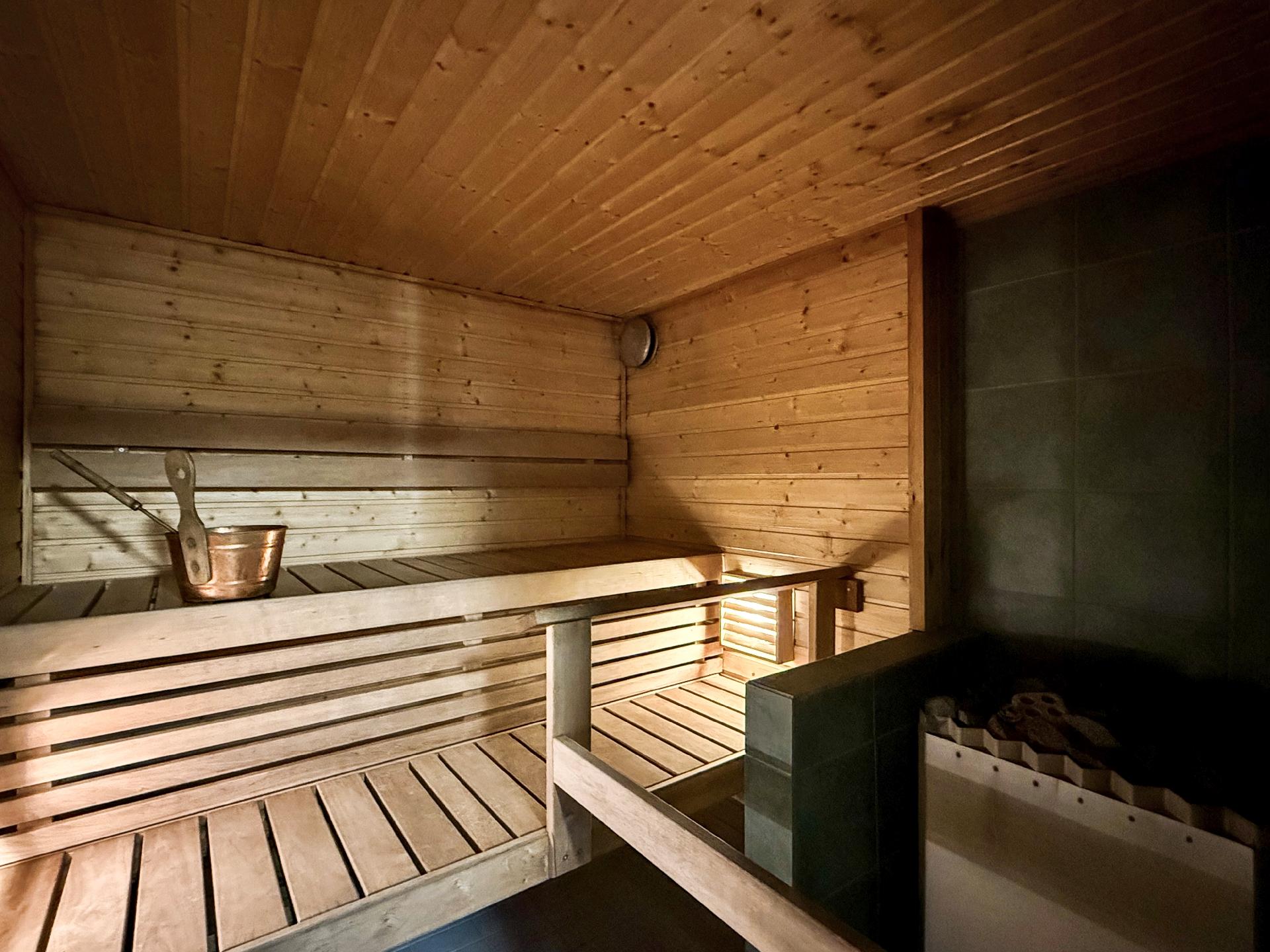 talousrakennuksen sauna