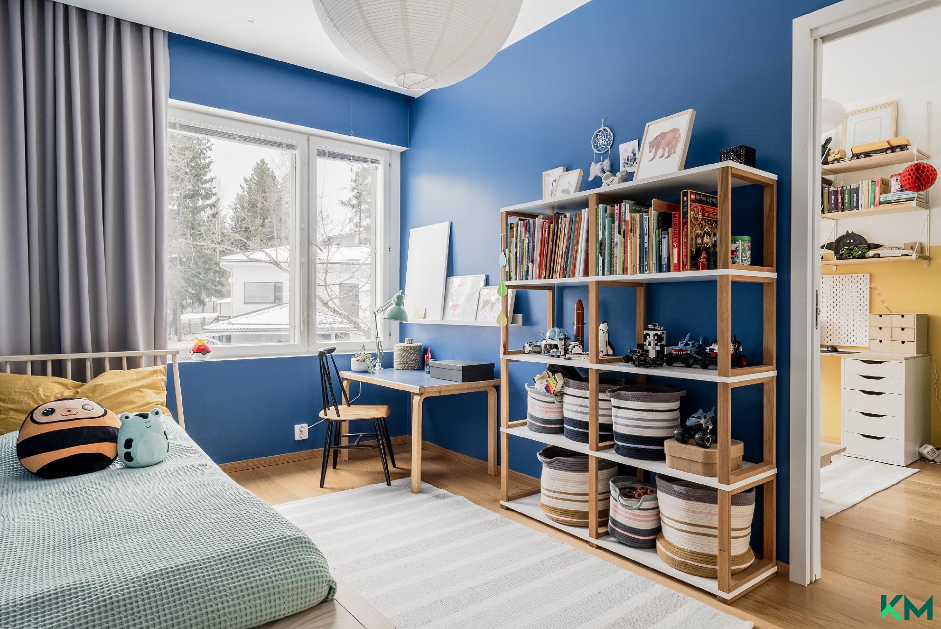 Mh1 liukuovi lastenhuoneiden välissä