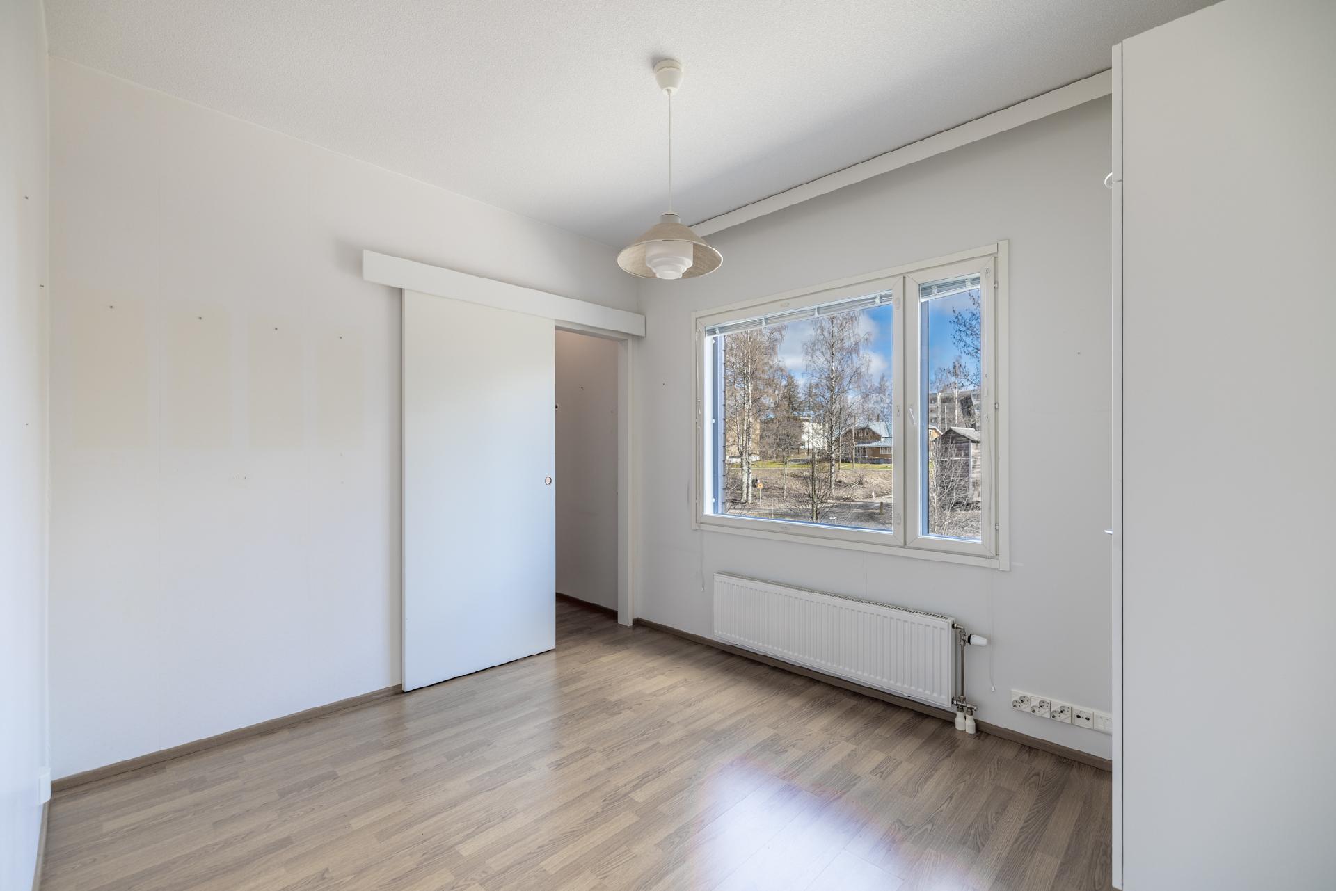 Jukaisentie 15, Juva