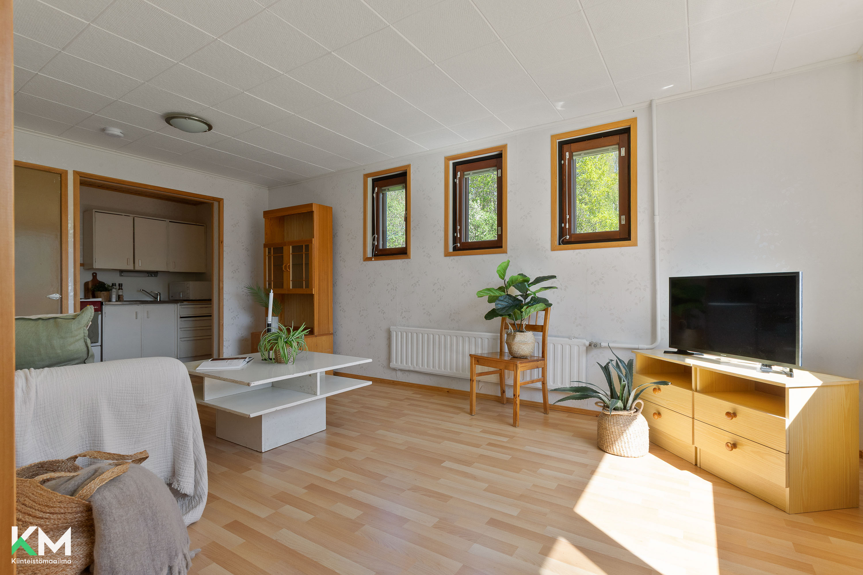 Alakerran huone