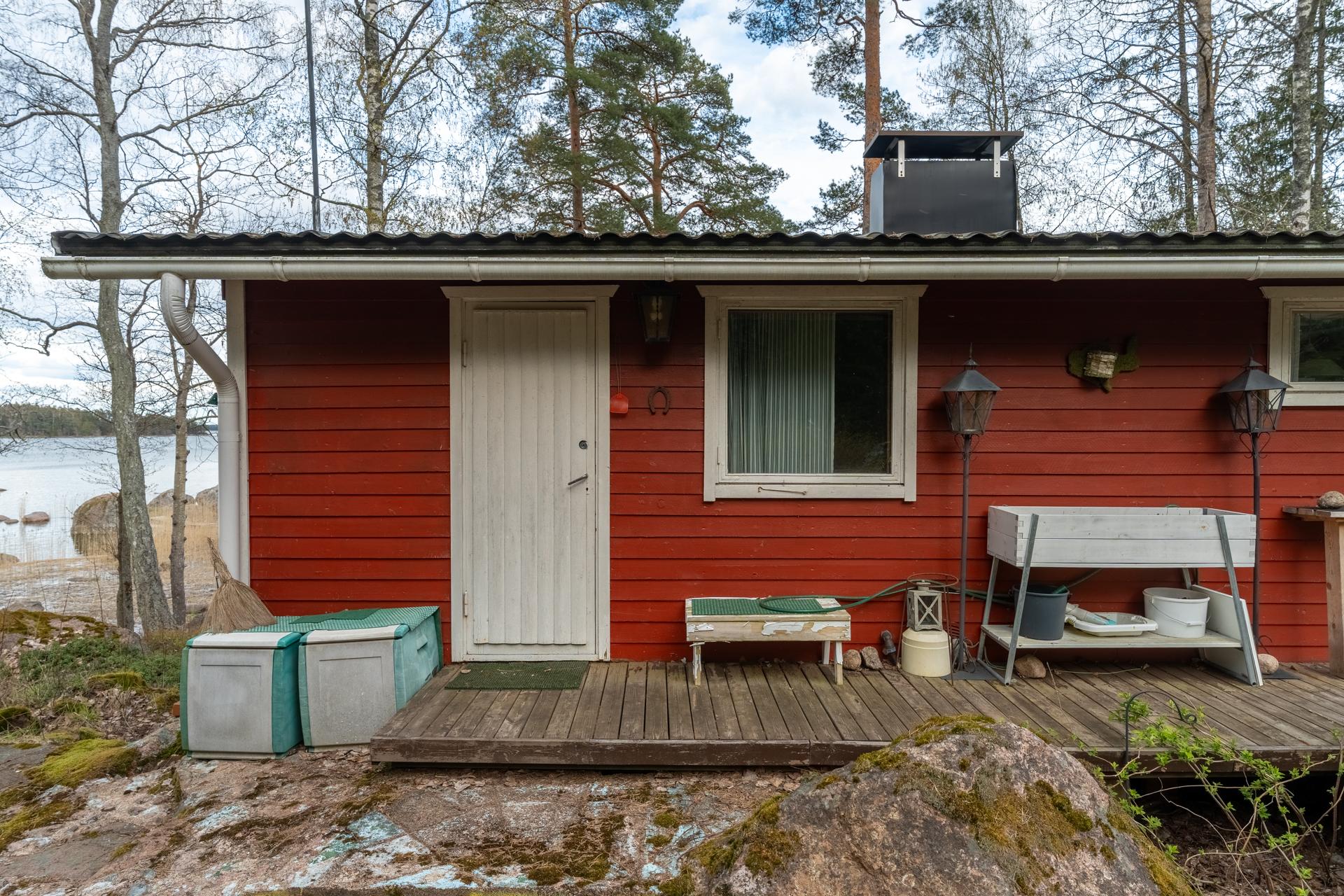 Sauna mökin yhteydessä