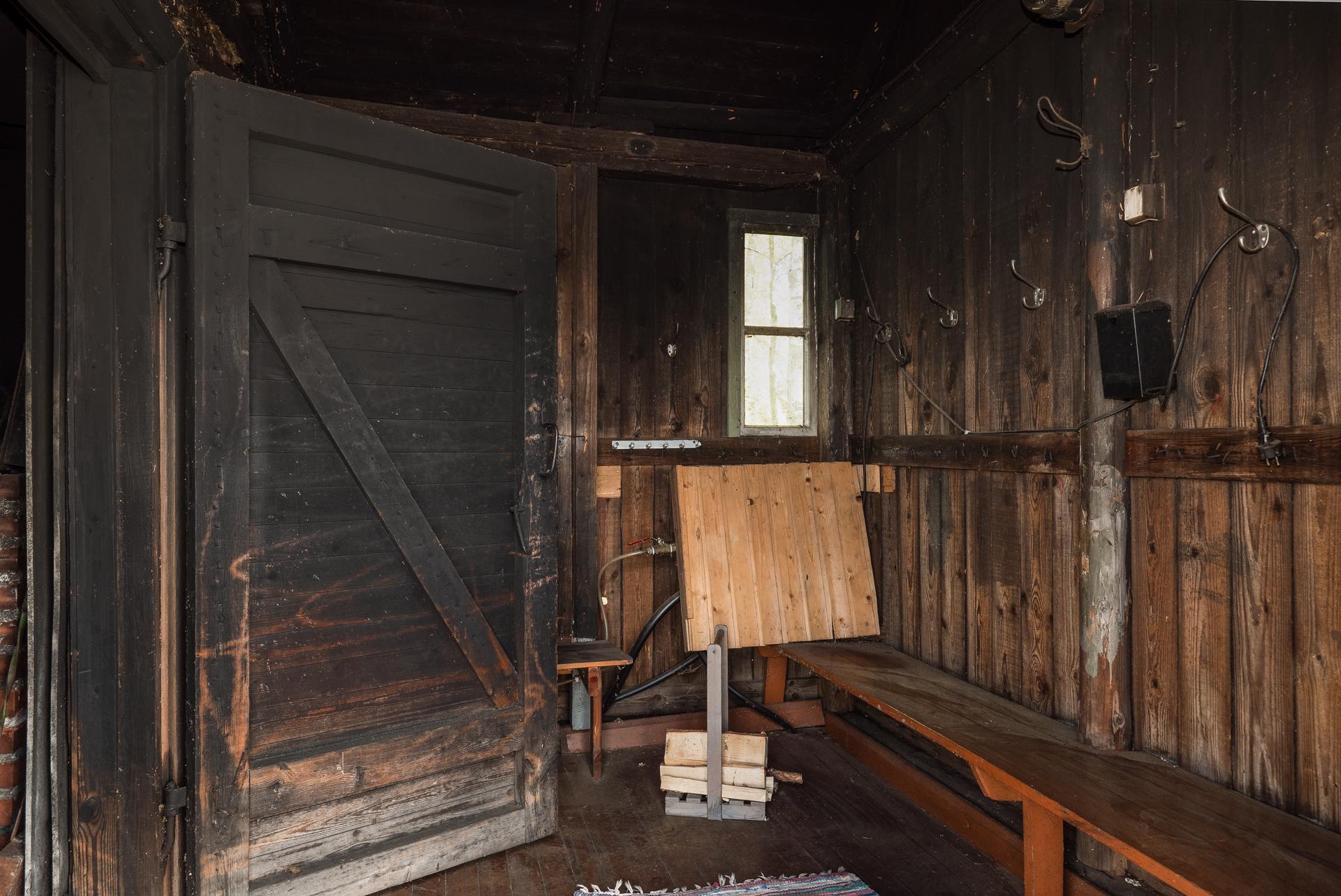 Savusaunan pukuhuone