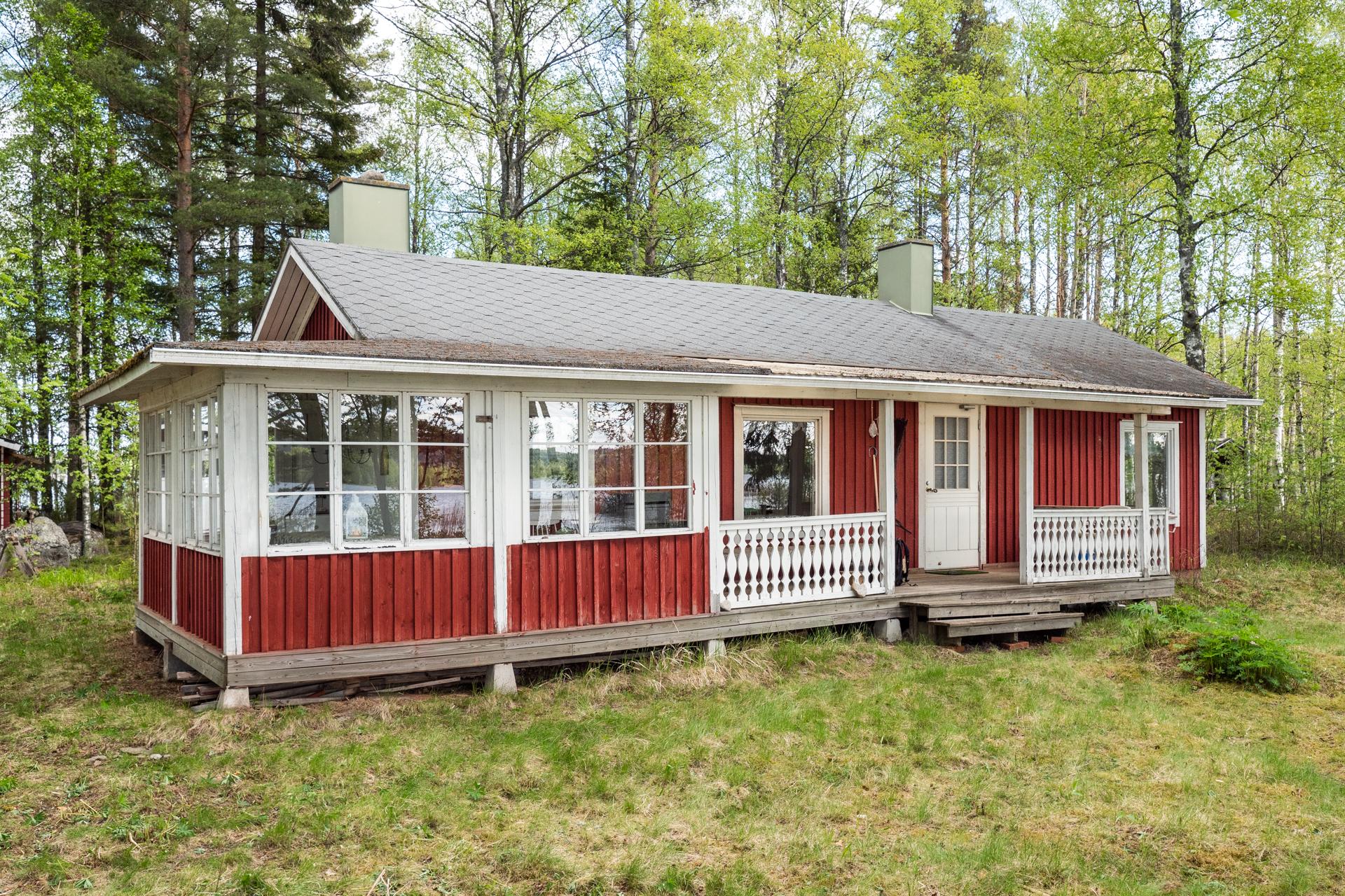 Päärakennus, mökki, julkisivu