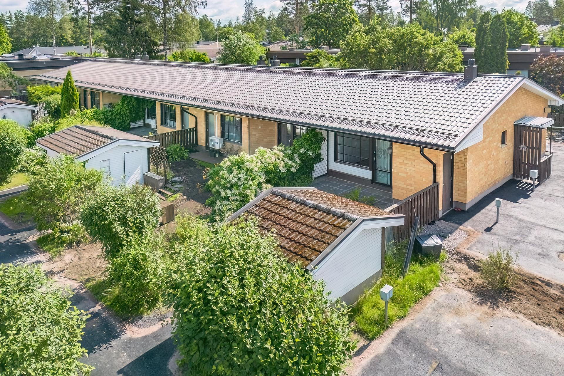 Nurmelankatu 21, Kirjavatolppa, Hyvinkää