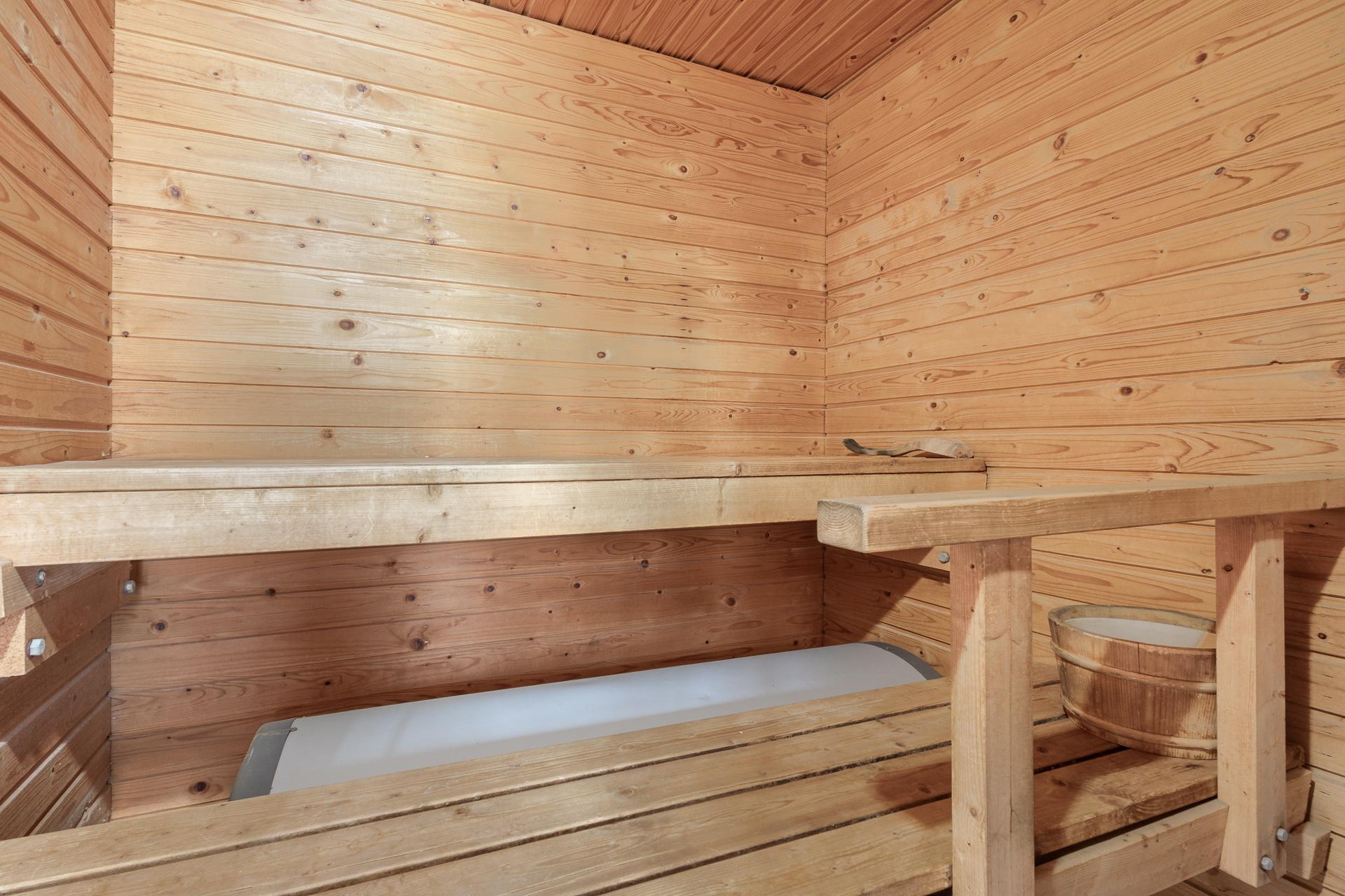 Nurmelankatu 21, Kirjavatolppa, Hyvinkää