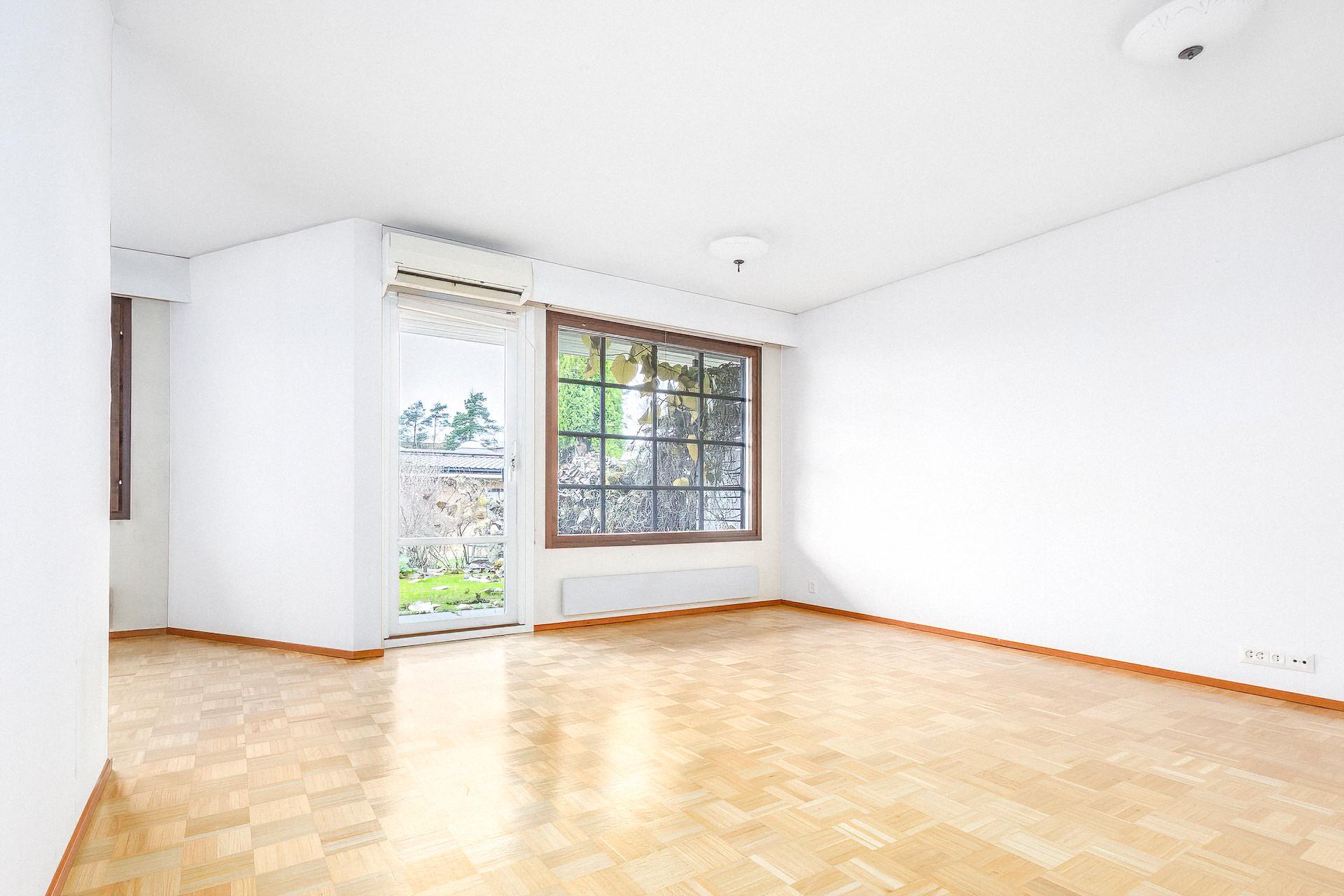 Nurmelankatu 21, Kirjavatolppa, Hyvinkää