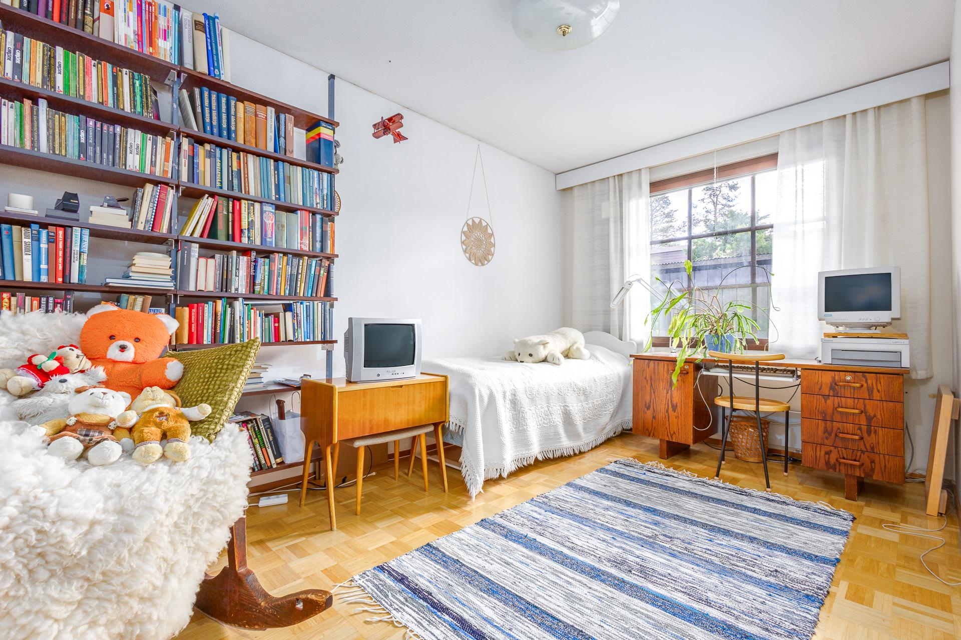 Nurmelankatu 21, Kirjavatolppa, Hyvinkää