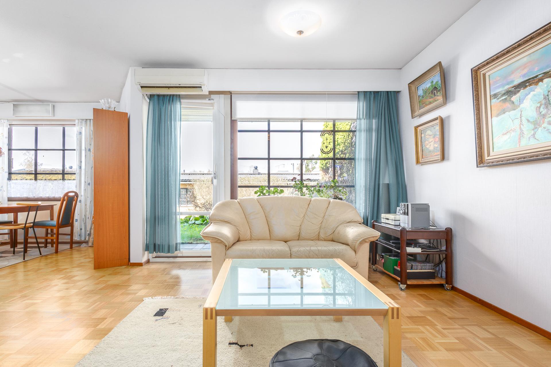 Nurmelankatu 21, Kirjavatolppa, Hyvinkää