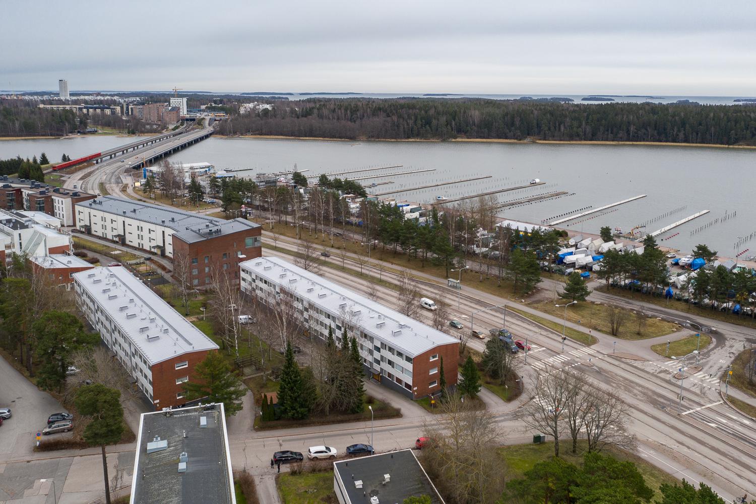 Ilmakuvassa Puotilantie 1 - Puotilan venesatama - uimaranta