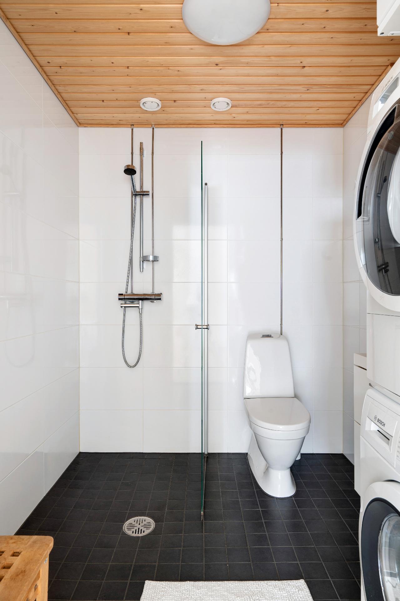 Ullanmäentie 10b, Kauniainen