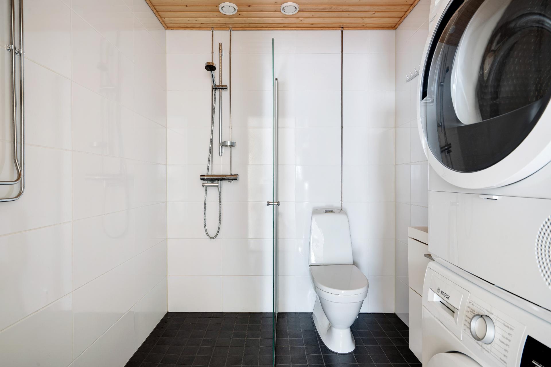 Ullanmäentie 10b, Kauniainen