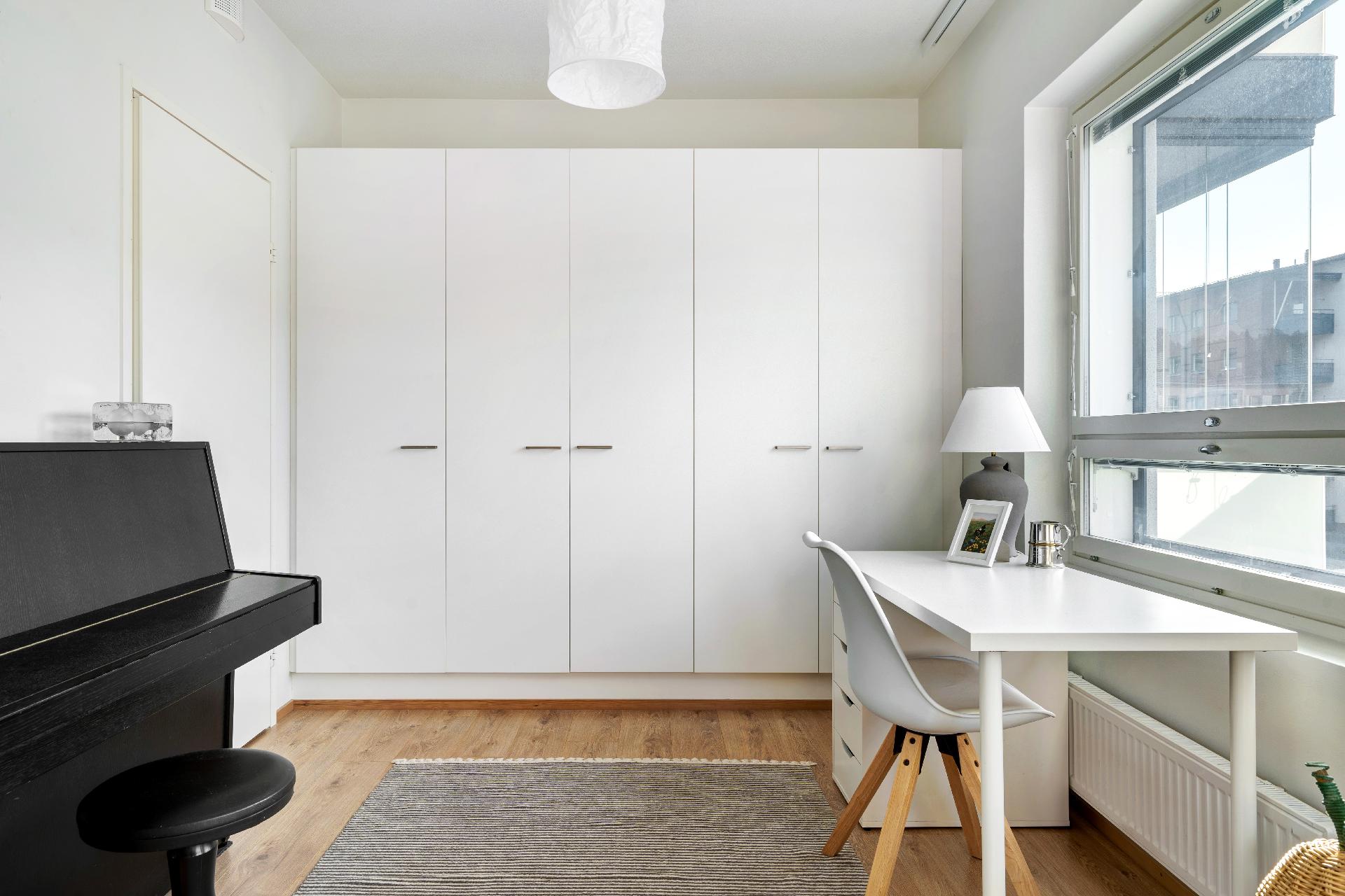 Ullanmäentie 10b, Kauniainen