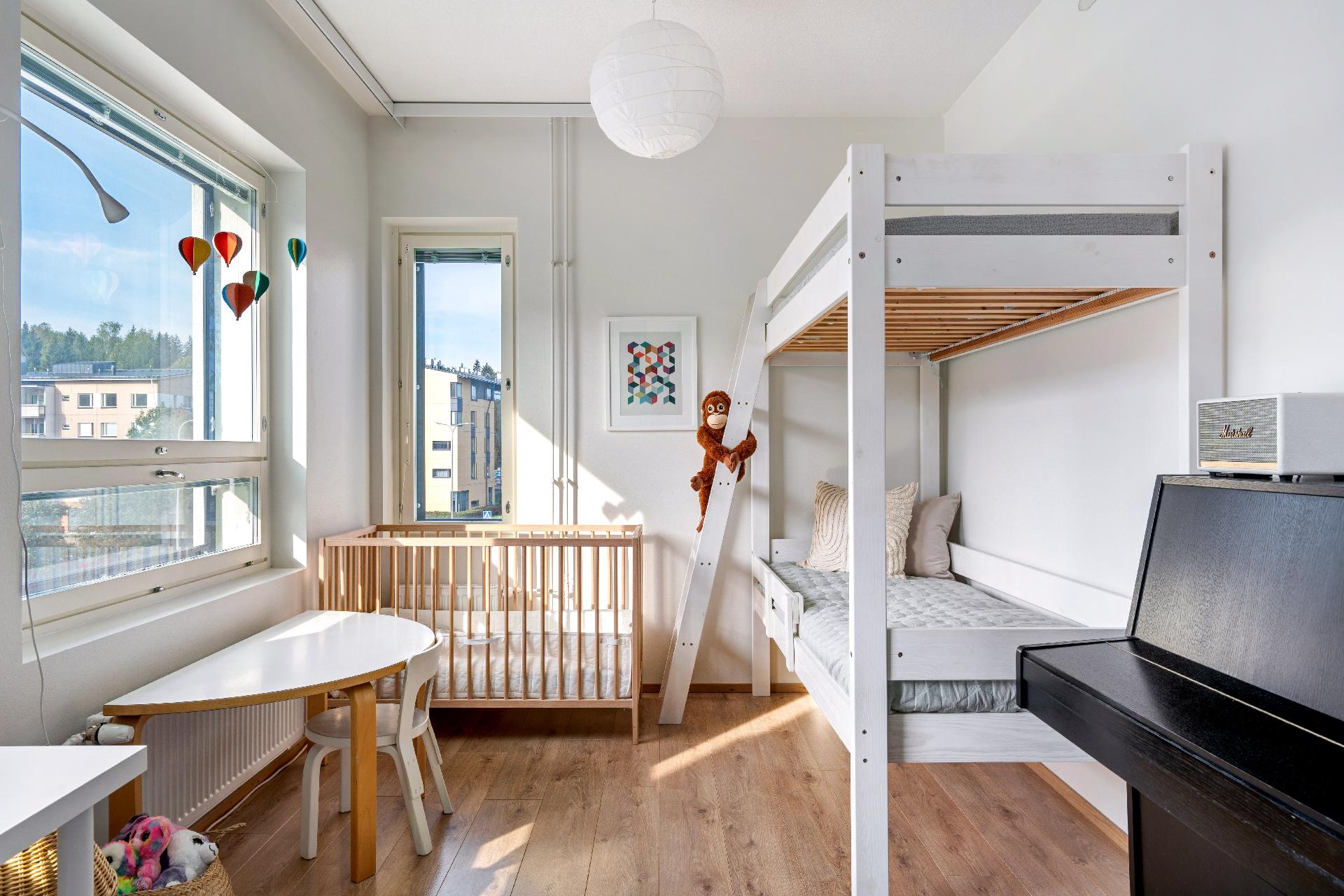 Ullanmäentie 10b, Kauniainen