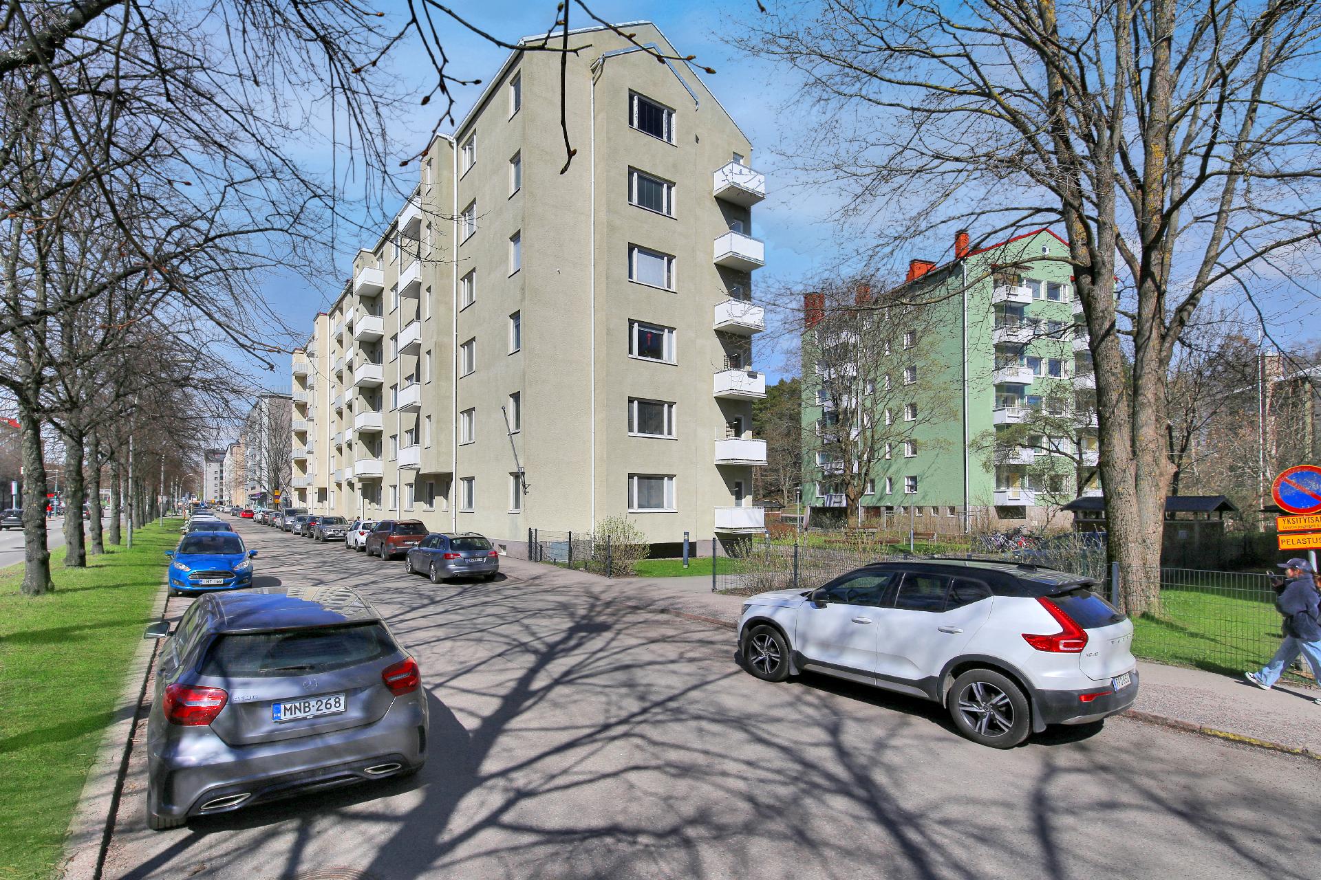 Huopalahdentie 9, Munkkiniemi, Helsinki