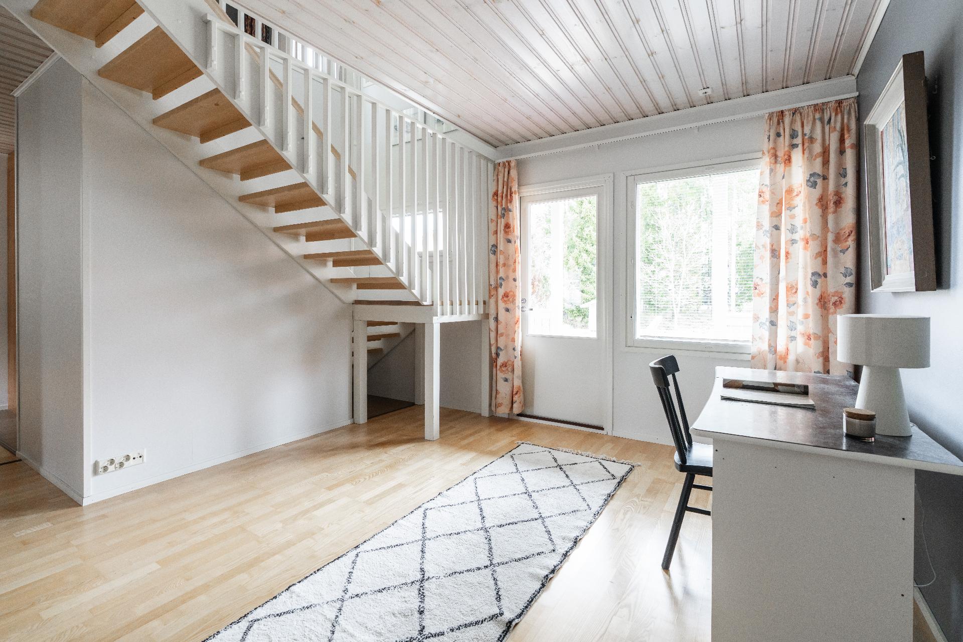 Korpirouskuntie 16, Kynsilehto, Oulu