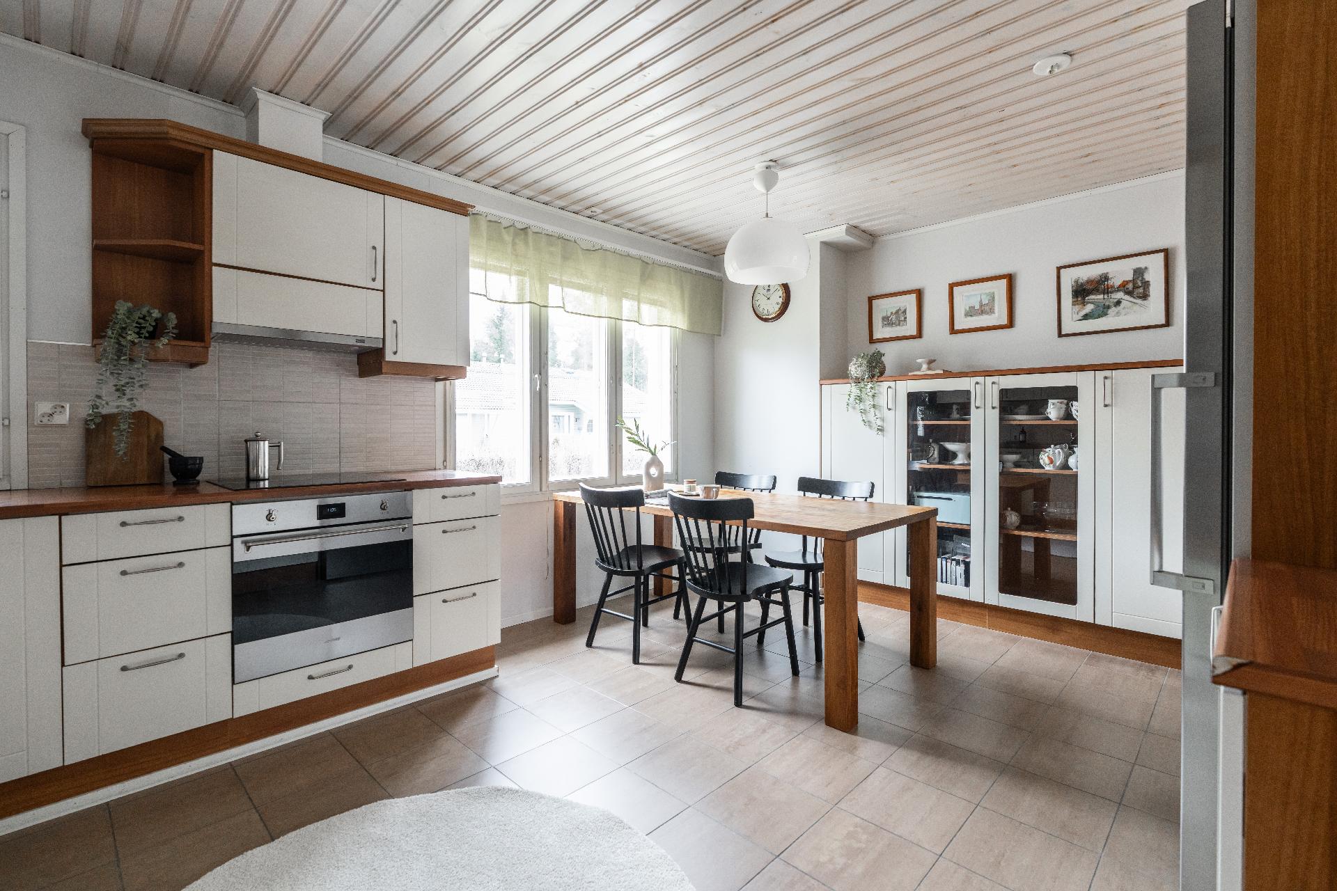 Korpirouskuntie 16, Kynsilehto, Oulu