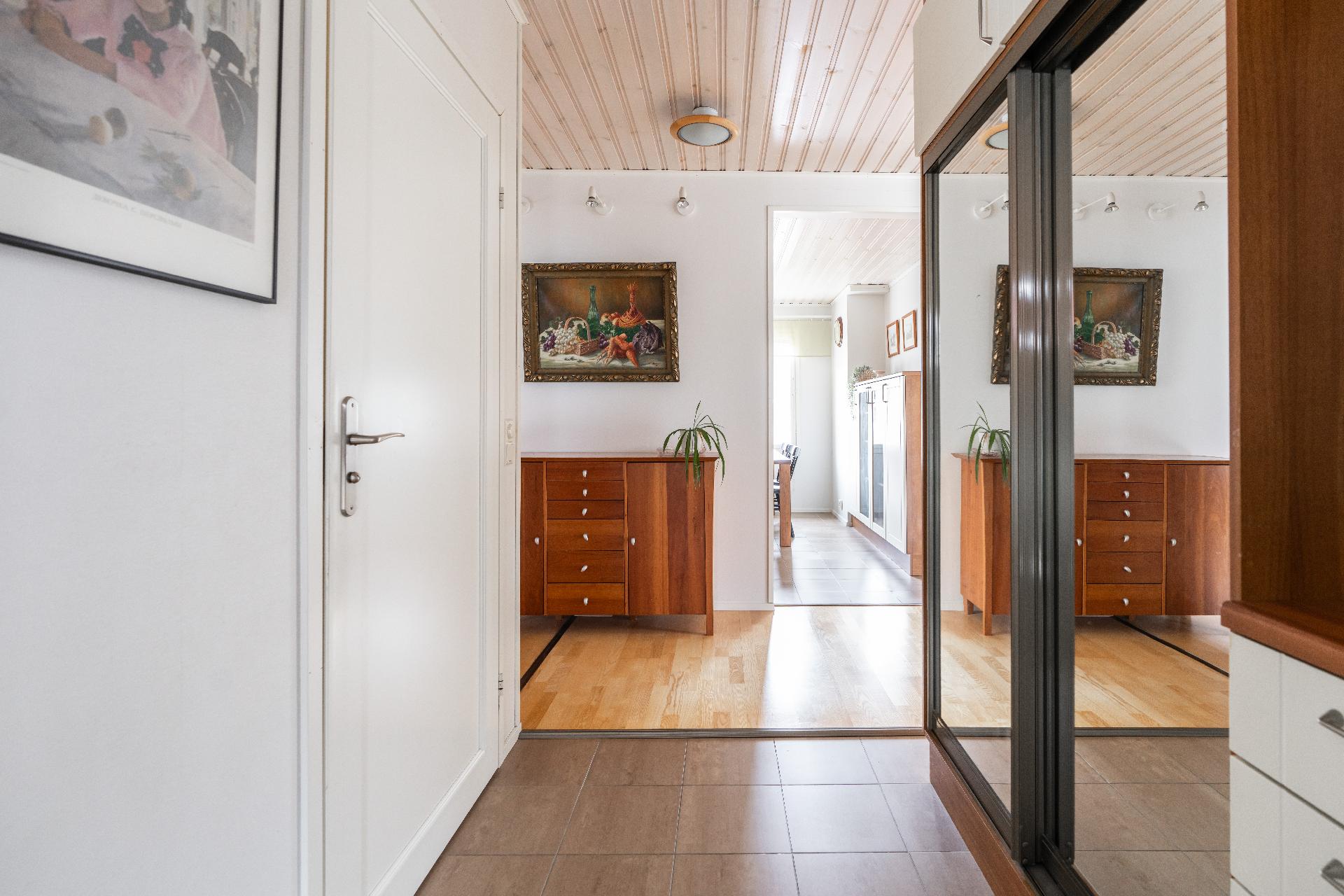 Korpirouskuntie 16, Kynsilehto, Oulu