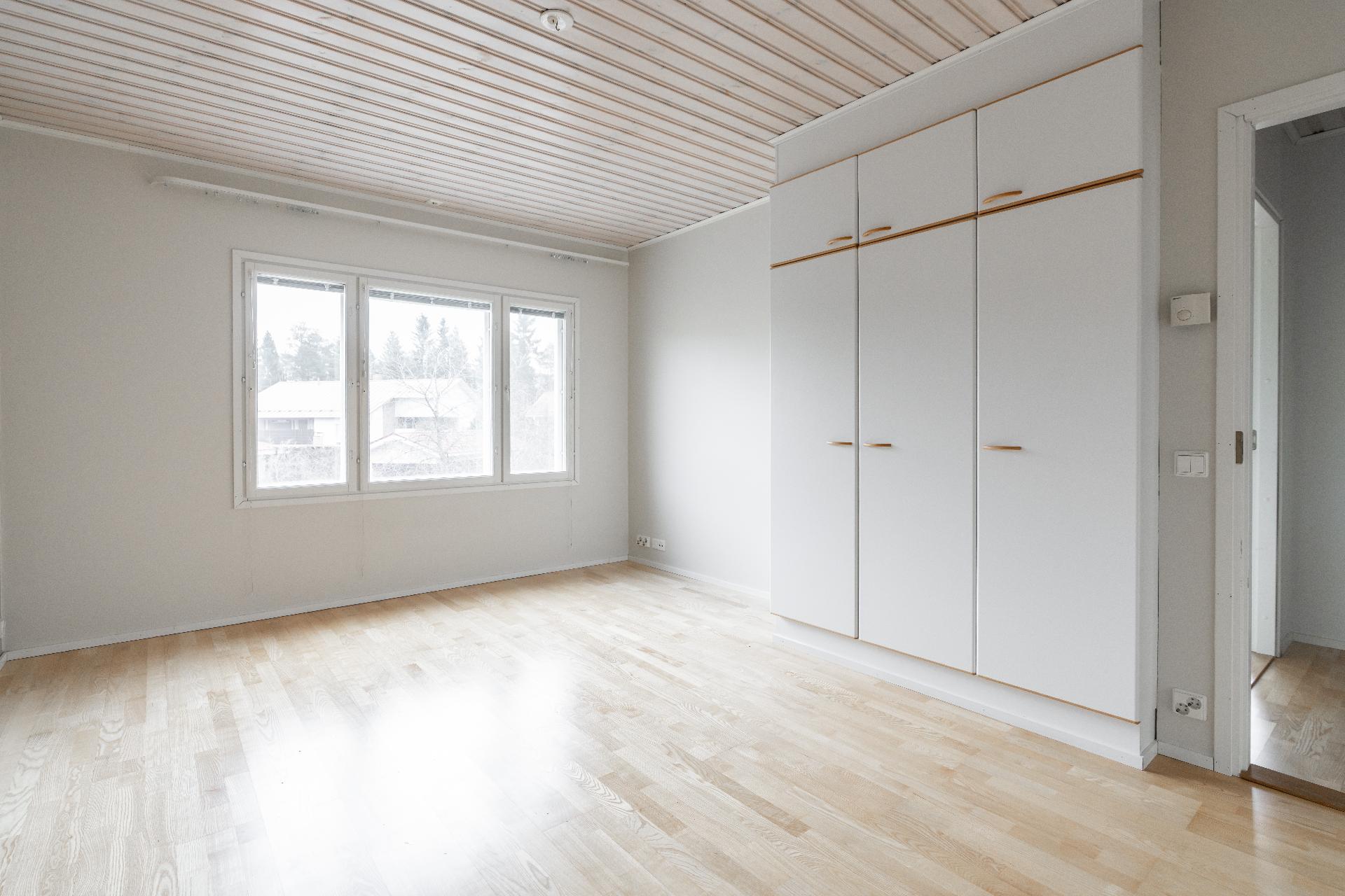 Korpirouskuntie 16, Kynsilehto, Oulu