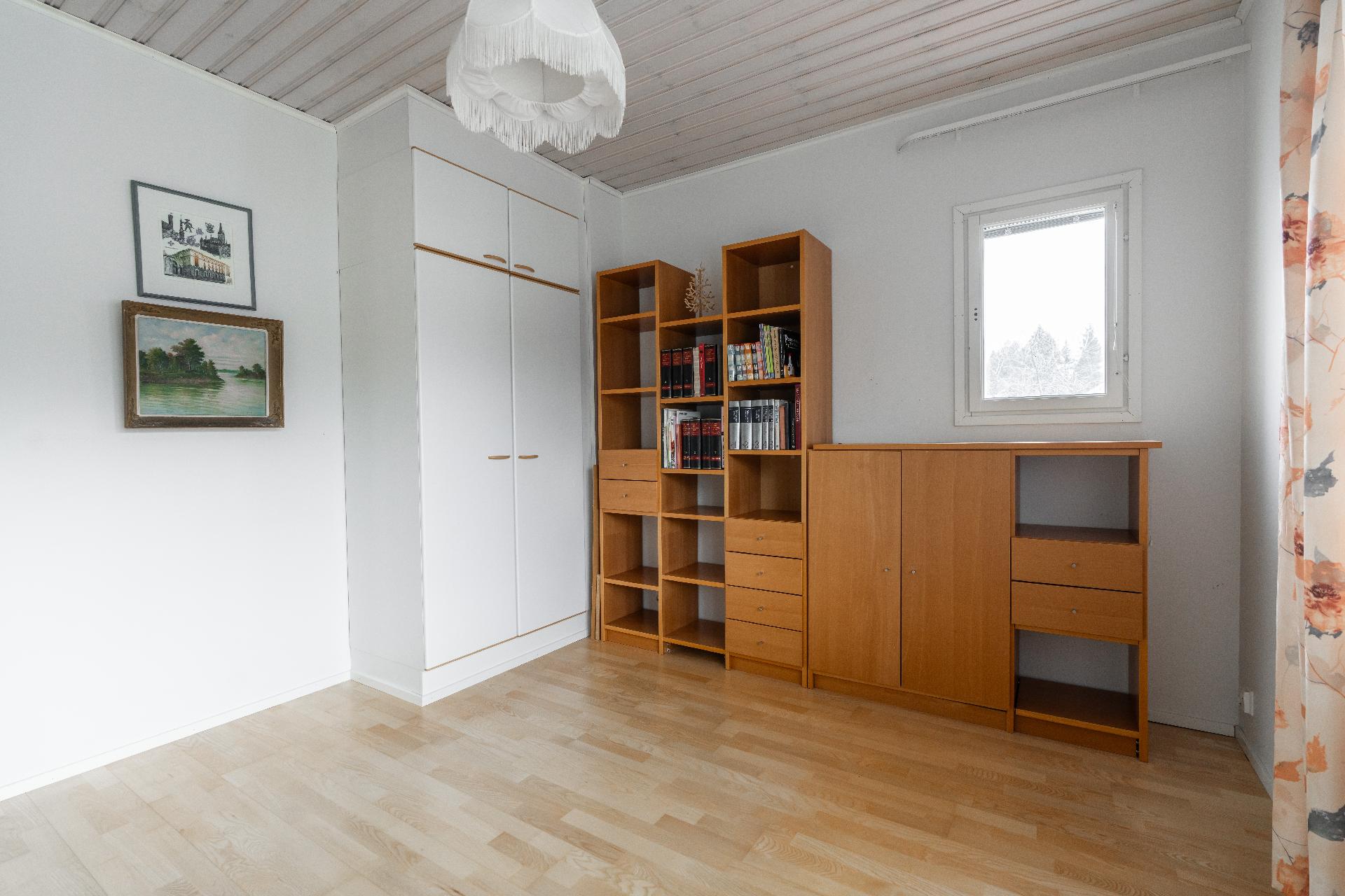 Korpirouskuntie 16, Kynsilehto, Oulu