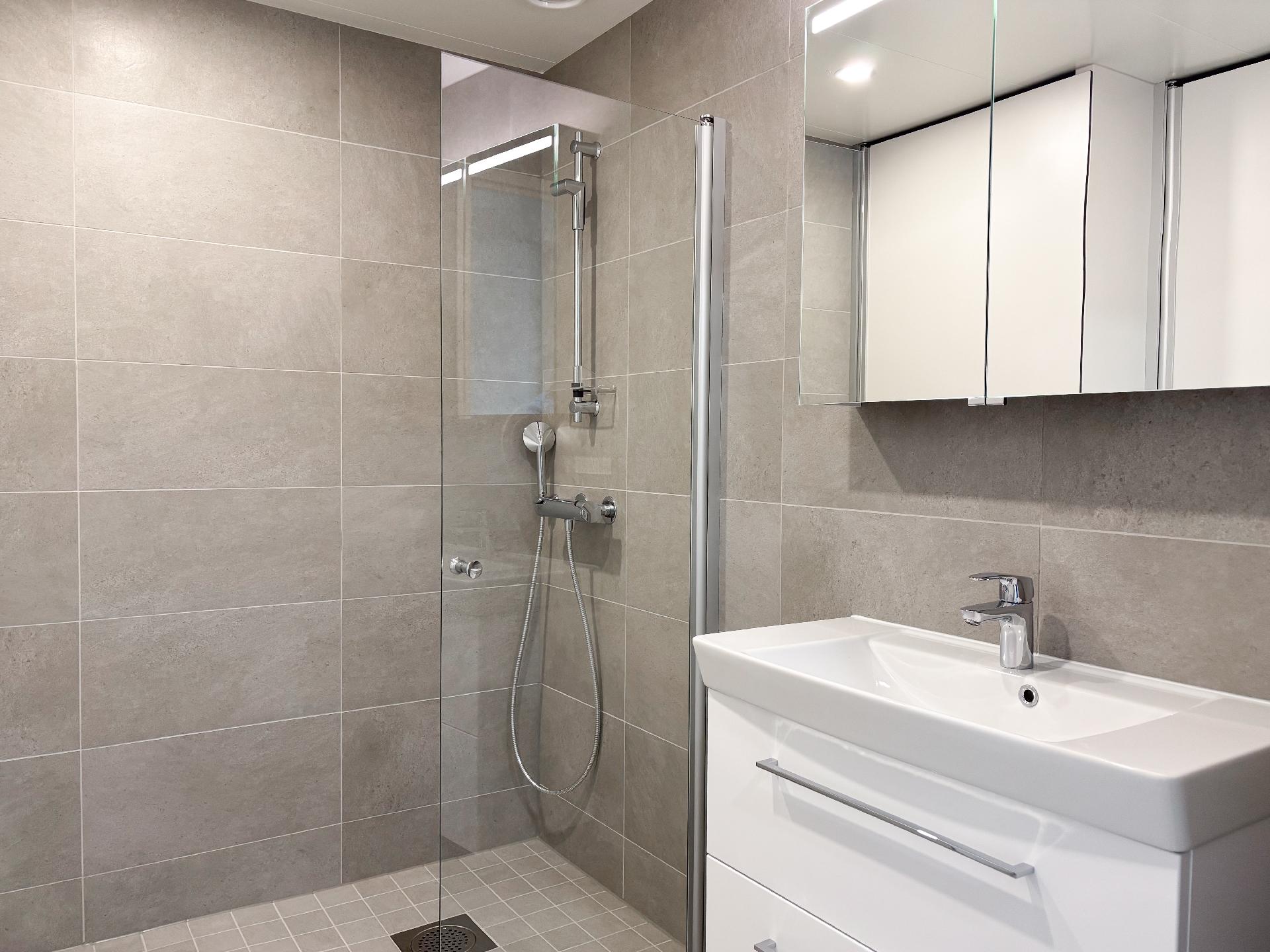 Tyylikäs kylpyhuone