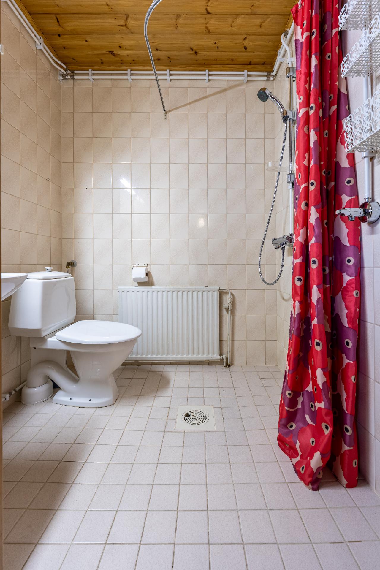 Erillisen asunnon kph/wc