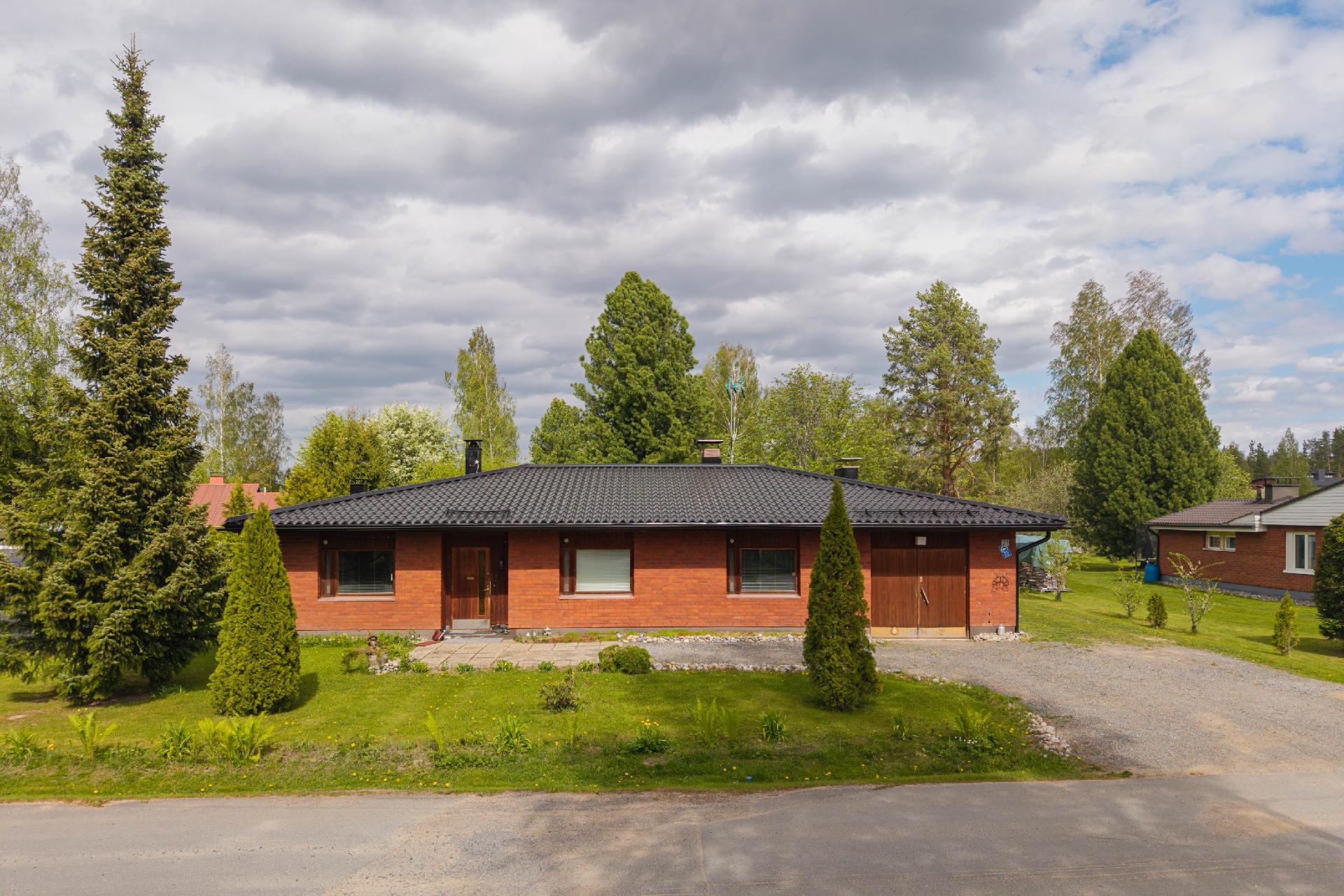 Koulutie 21, Rautalampi
